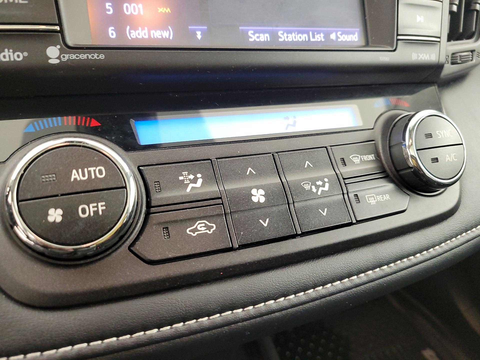 Thumbnail: 2018 Toyota RAV4 - 16