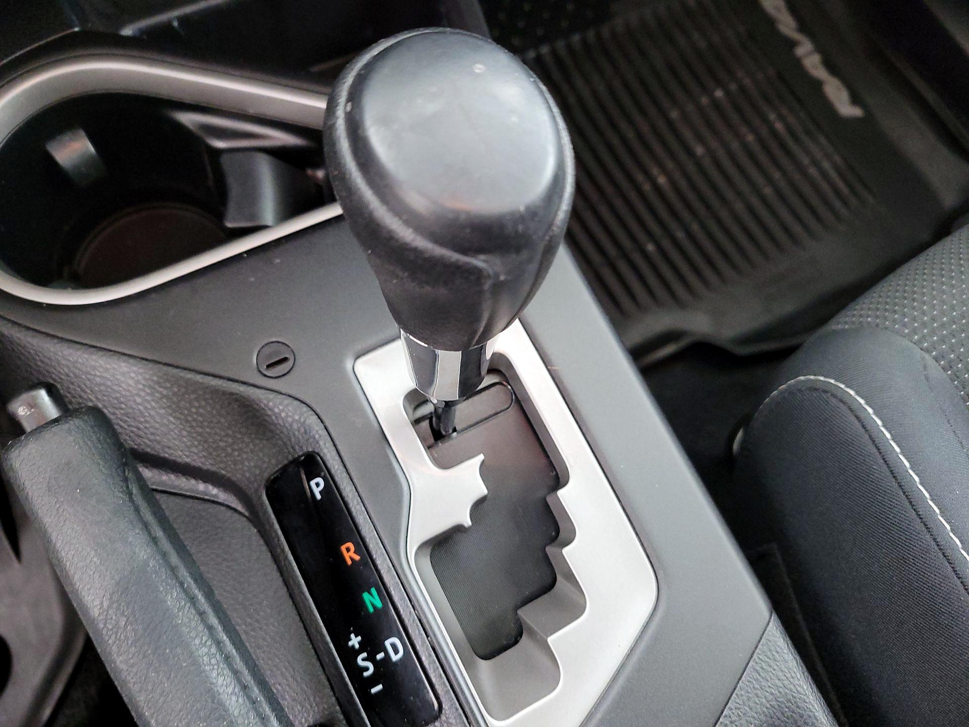 Thumbnail: 2018 Toyota RAV4 - 17