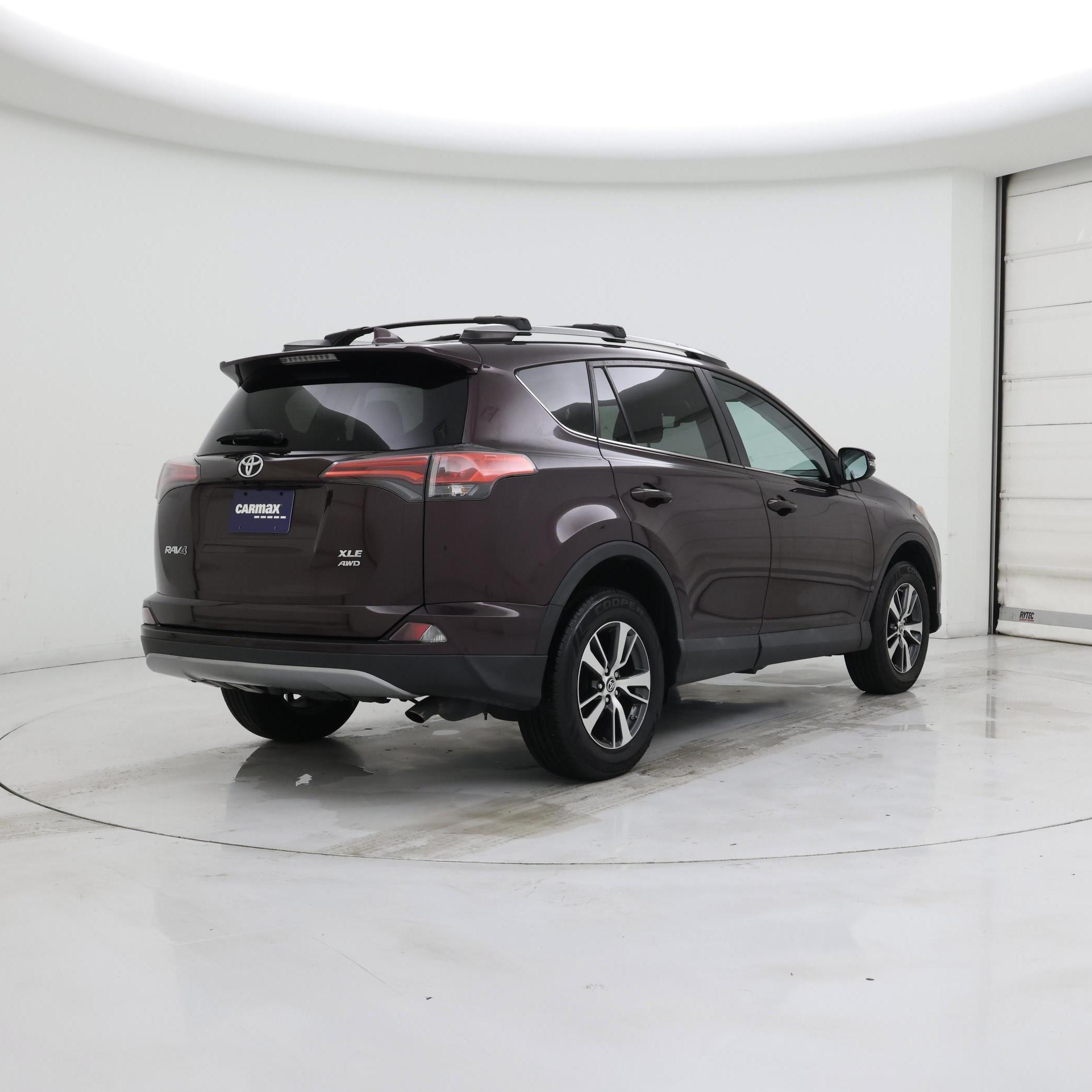 Thumbnail: 2018 Toyota RAV4 - 8