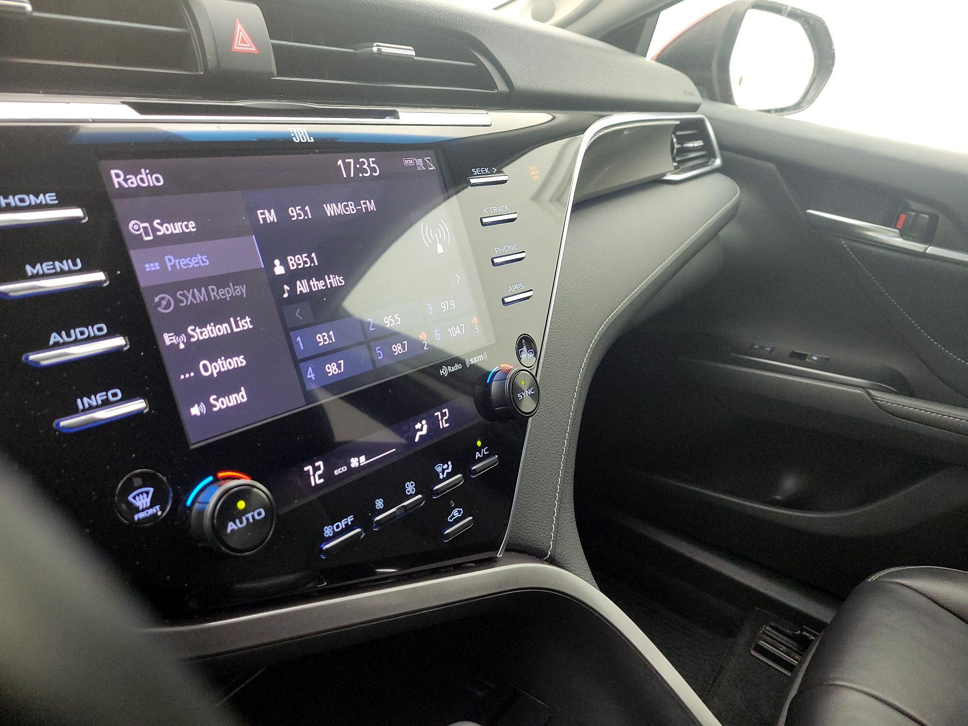 Thumbnail: 2018 Toyota Camry - 15