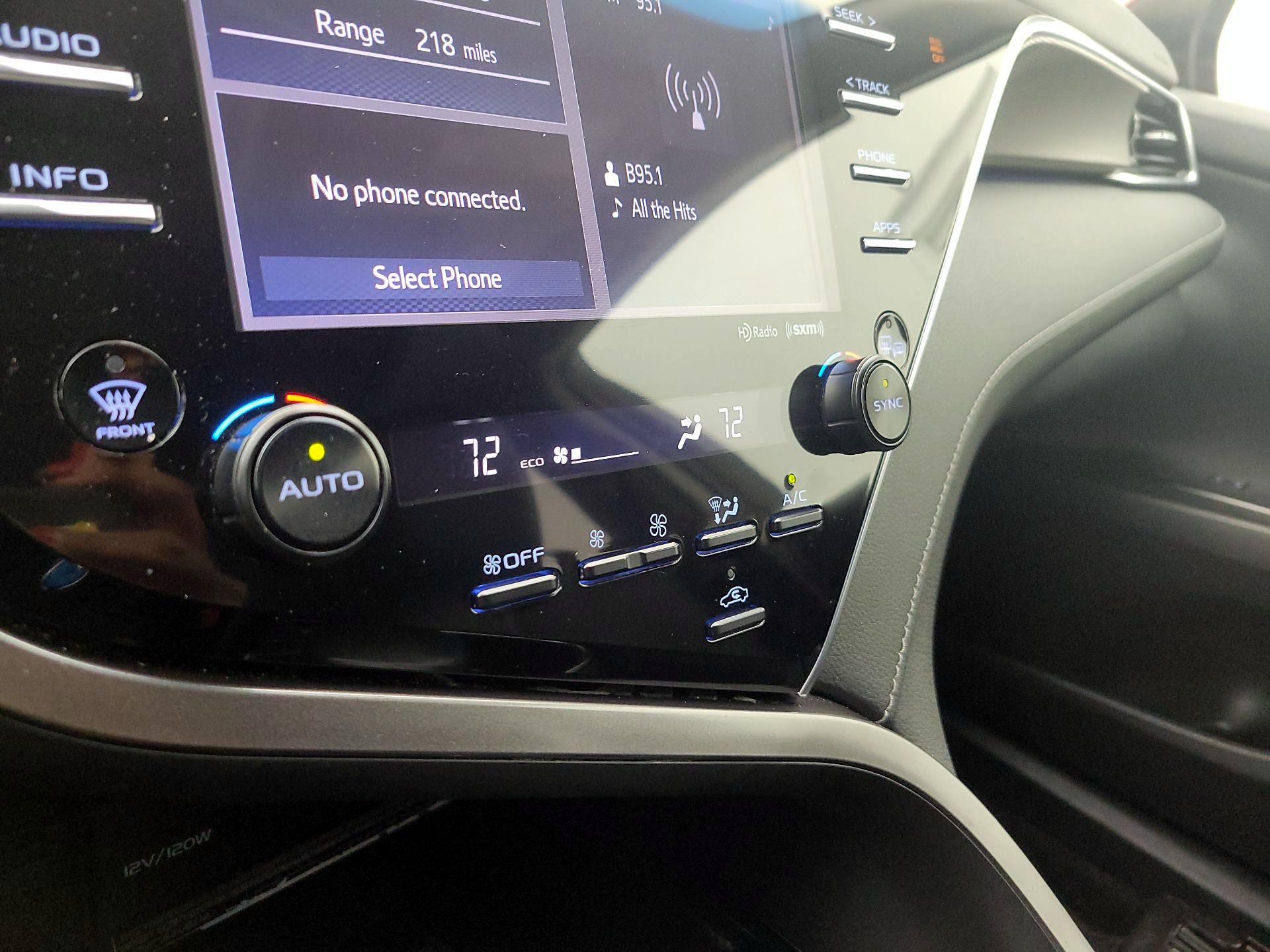 Thumbnail: 2018 Toyota Camry - 16