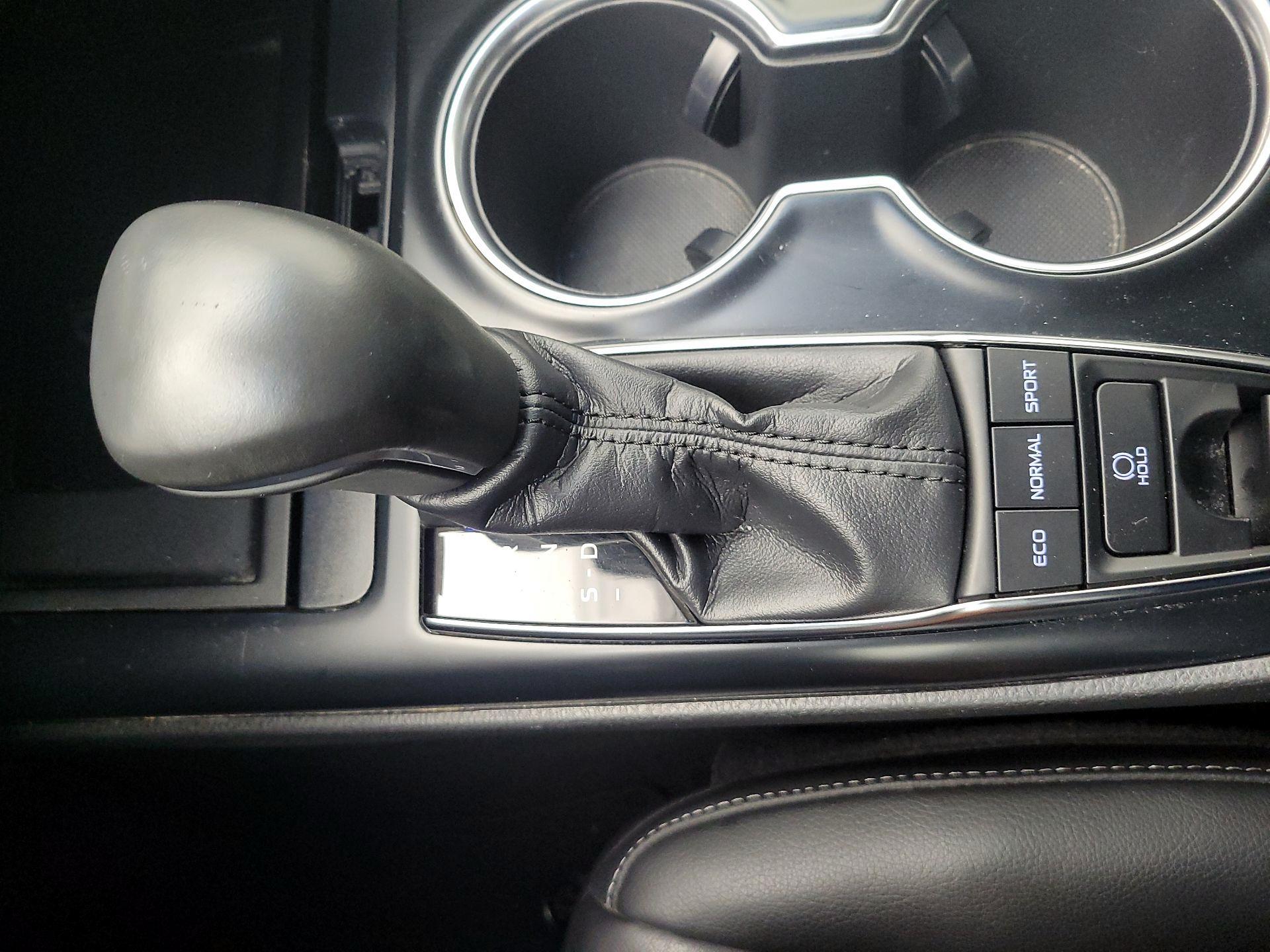 Thumbnail: 2018 Toyota Camry - 17