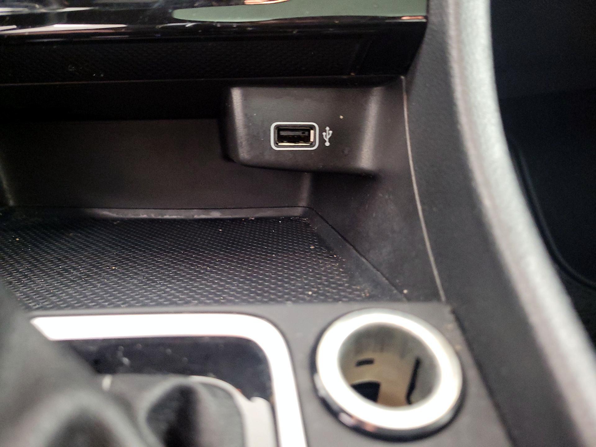 Thumbnail: 2019 Volkswagen Jetta - 18