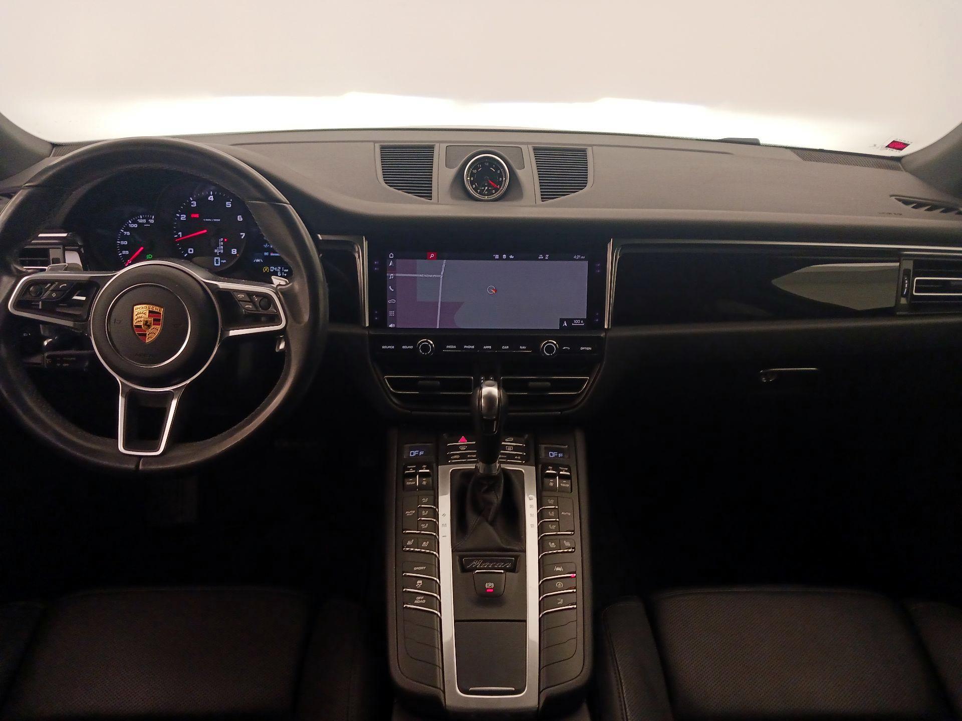 Thumbnail: 2021 Porsche Macan - 9