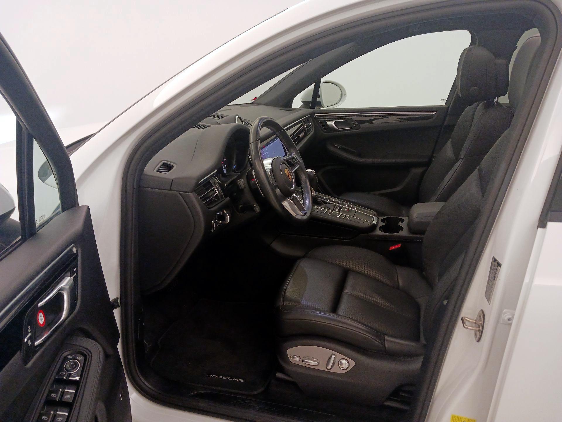 Thumbnail: 2021 Porsche Macan - 11