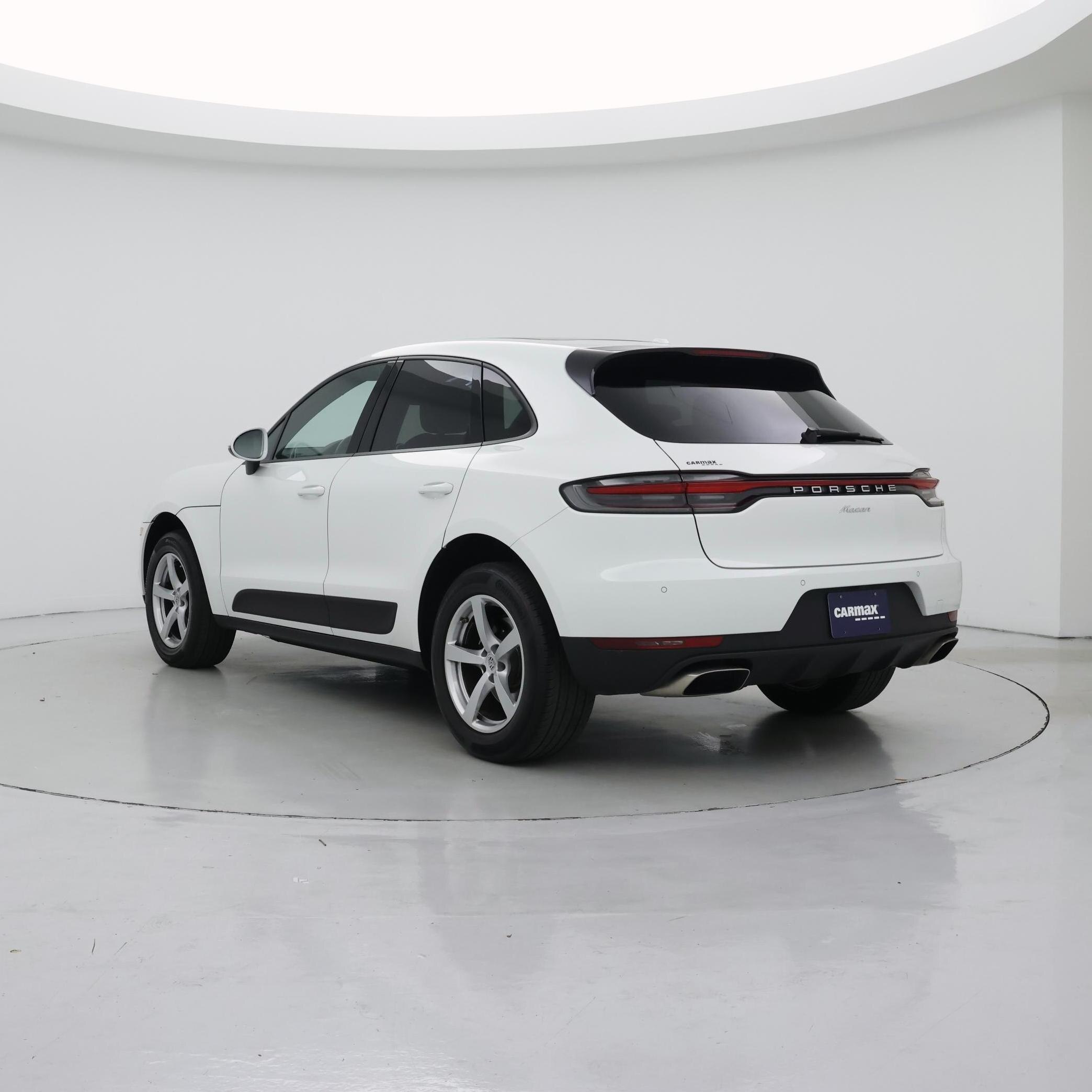 Thumbnail: 2021 Porsche Macan - 2