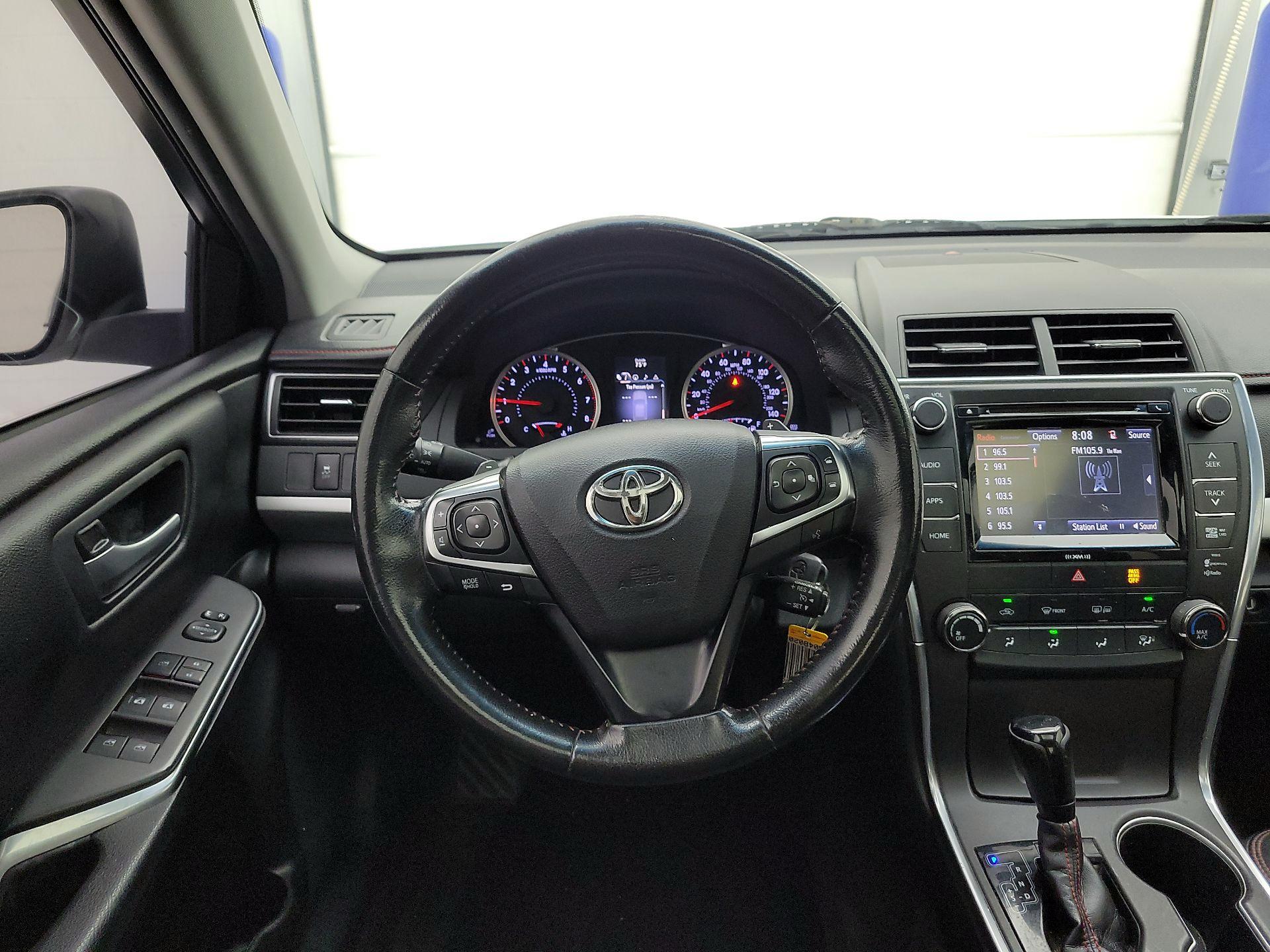 Thumbnail: 2016 Toyota Camry - 10