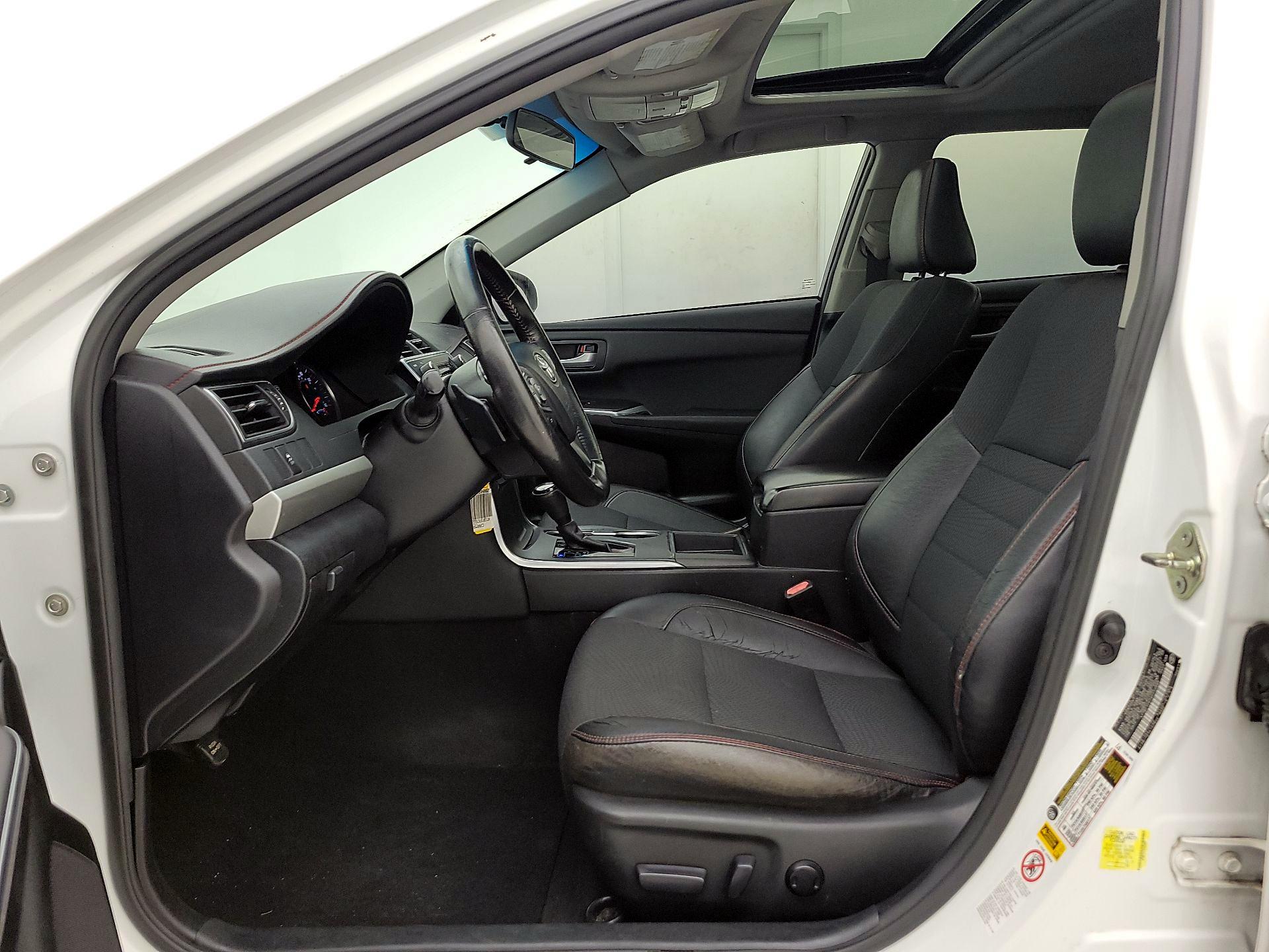 Thumbnail: 2016 Toyota Camry - 11