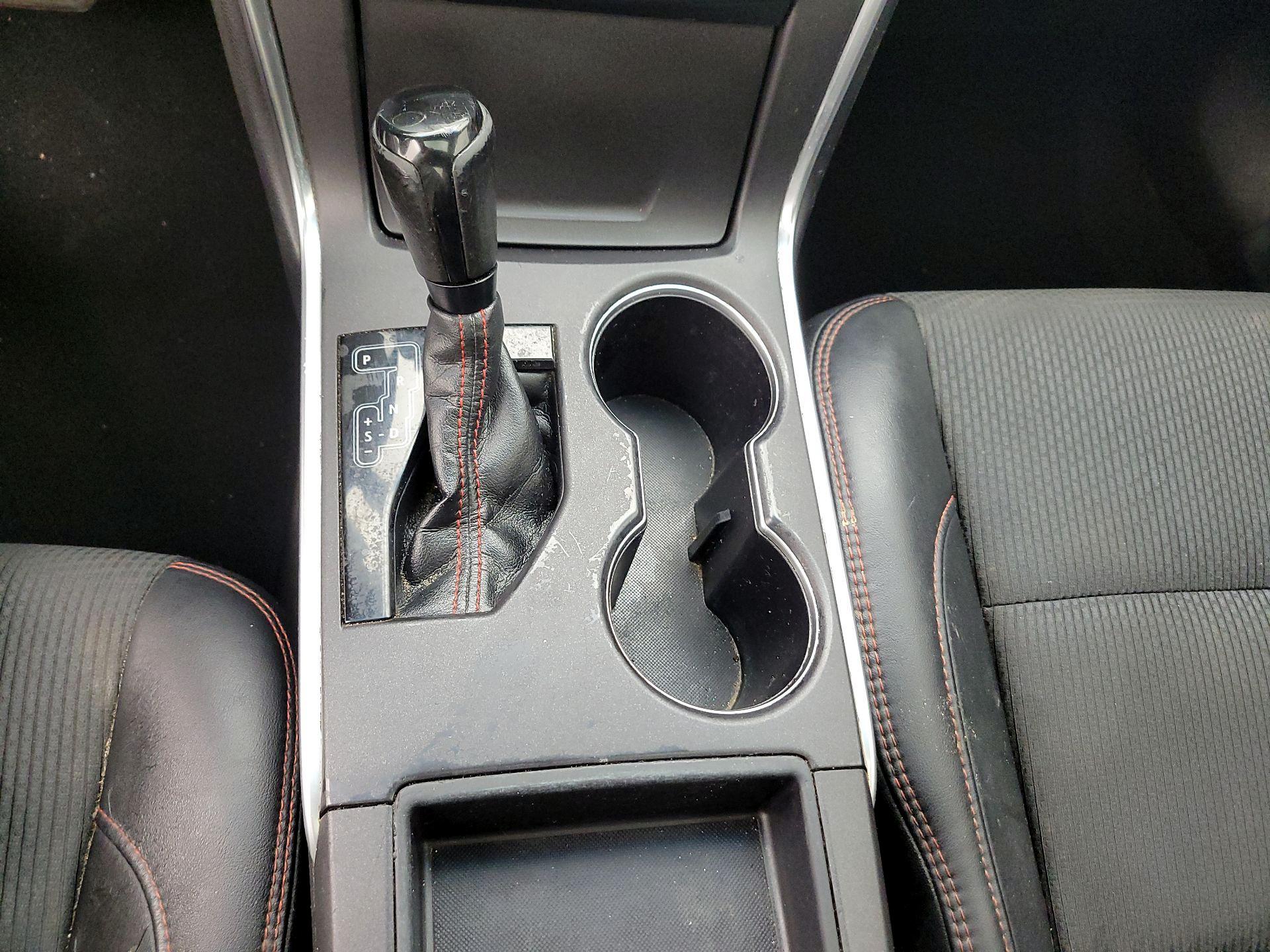 Thumbnail: 2016 Toyota Camry - 17