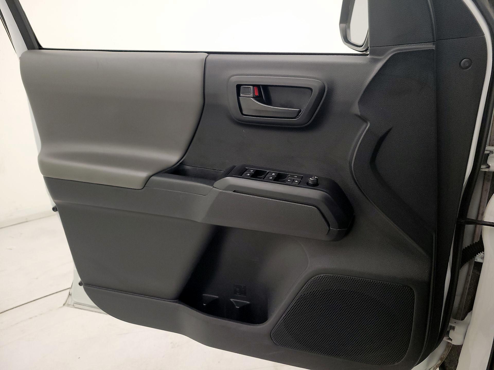 Thumbnail: 2022 Toyota Tacoma - 12