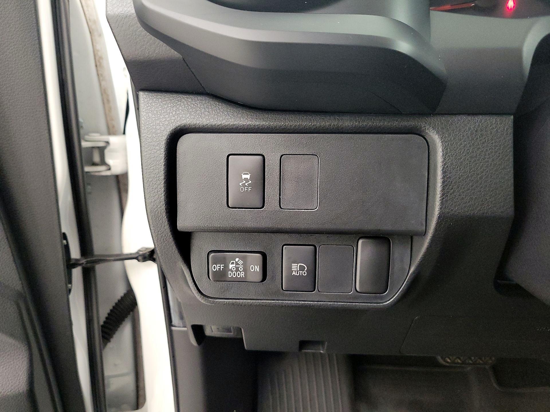 Thumbnail: 2022 Toyota Tacoma - 13