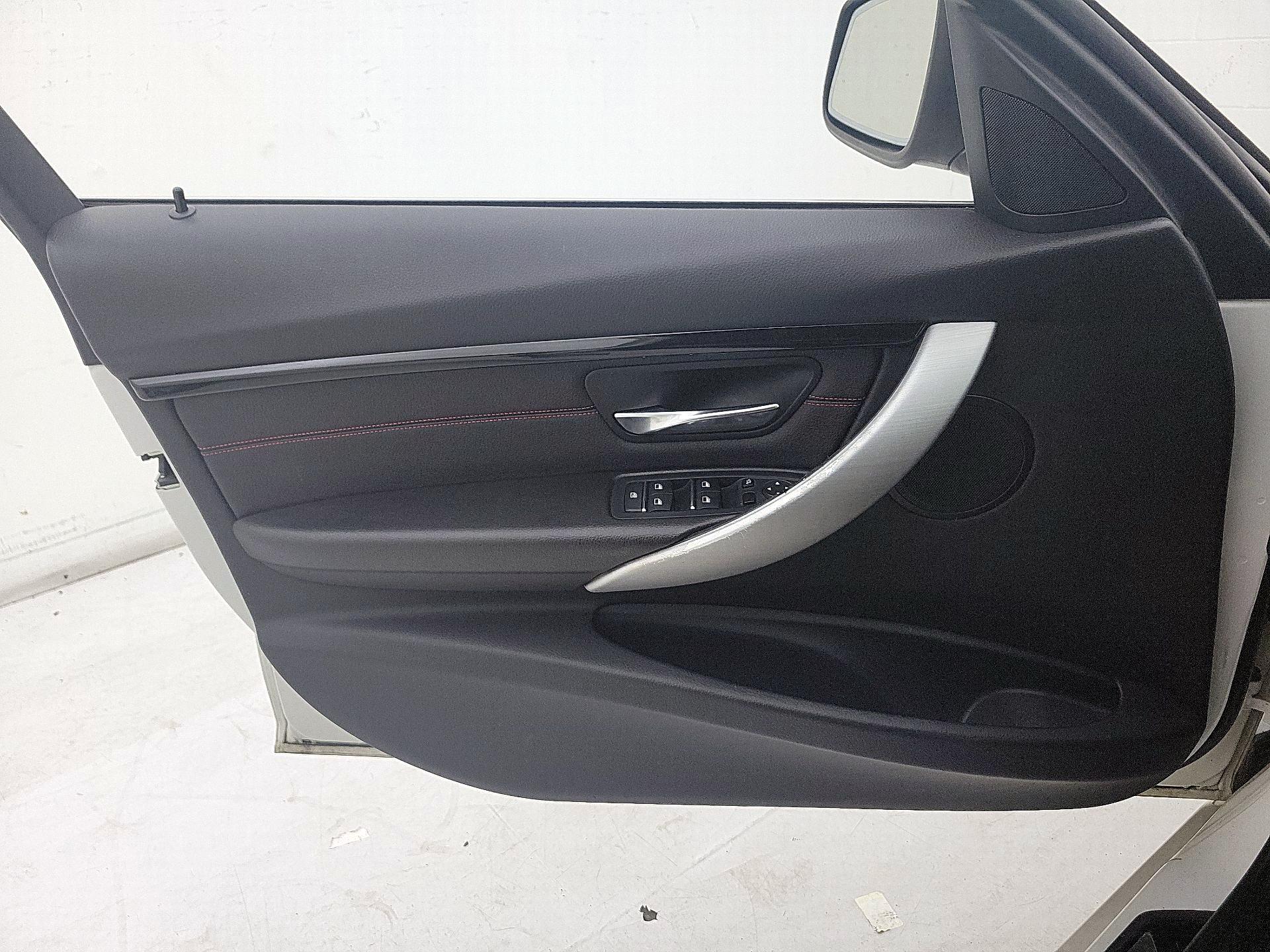 Thumbnail: 2018 BMW 3 Series - 12