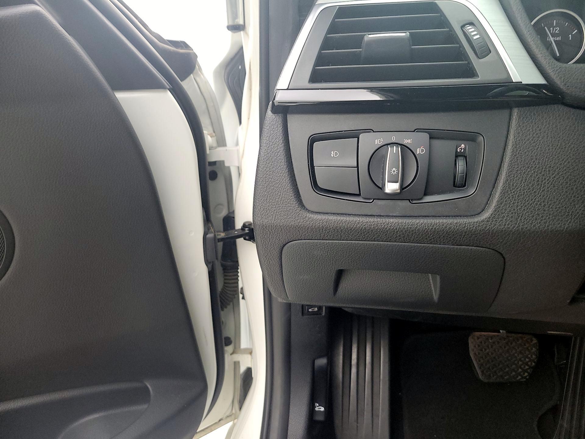 Thumbnail: 2018 BMW 3 Series - 13