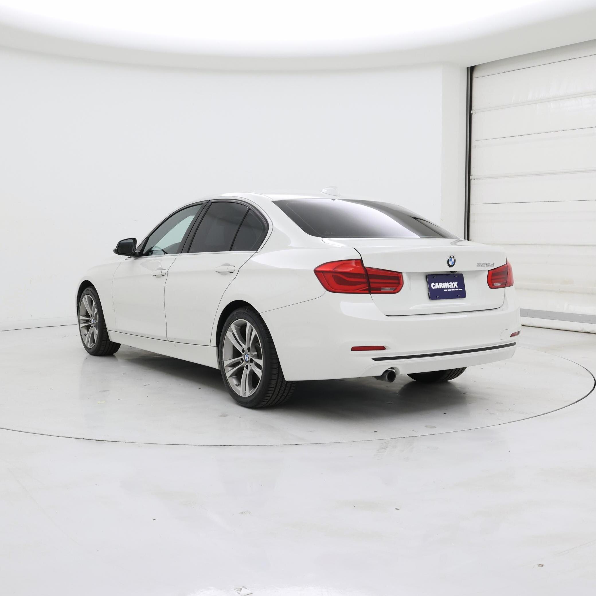 Thumbnail: 2018 BMW 3 Series - 2