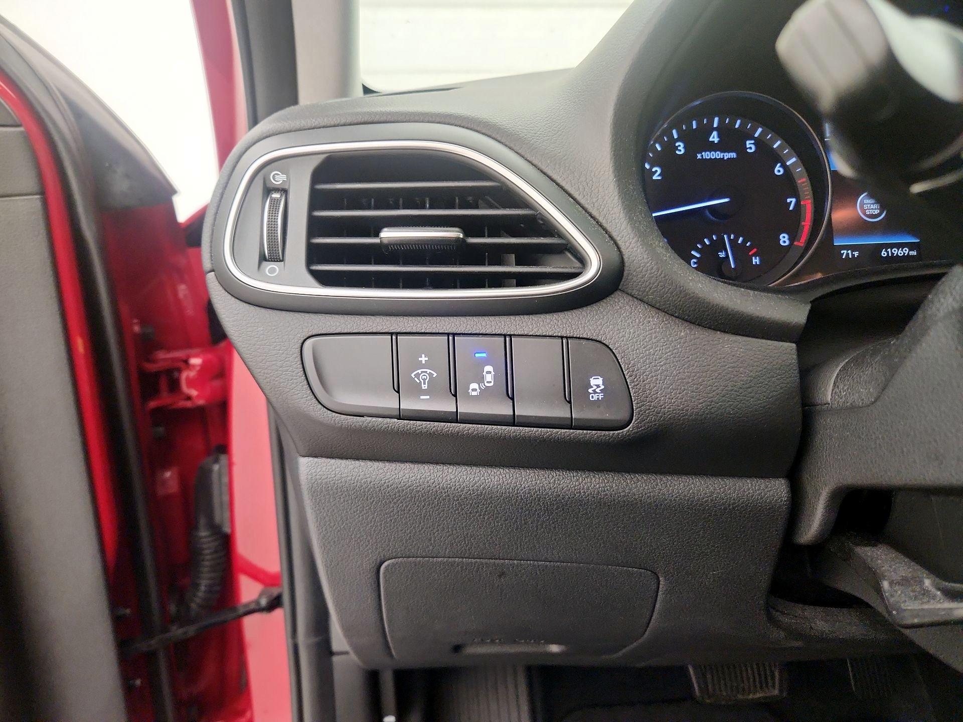 Thumbnail: 2019 Hyundai Elantra - 13