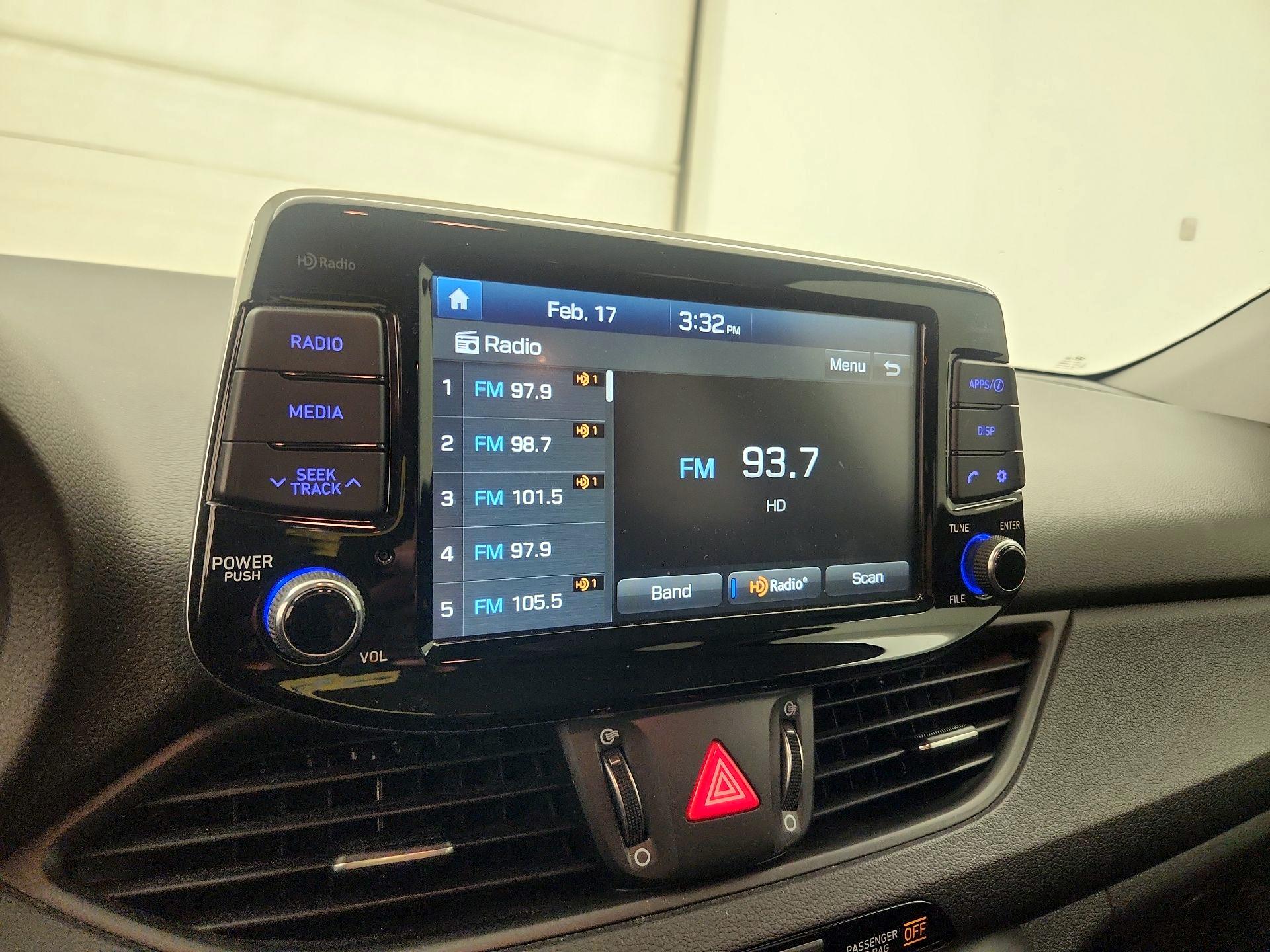 Thumbnail: 2019 Hyundai Elantra - 15