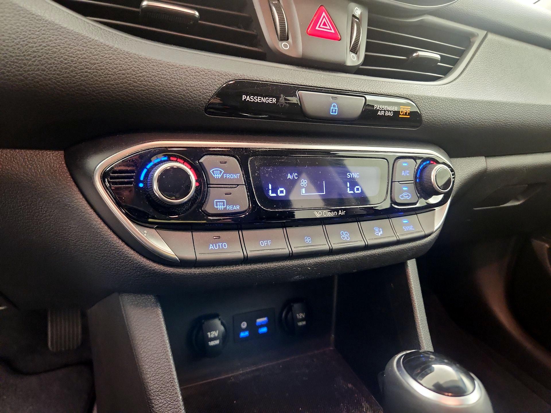 Thumbnail: 2019 Hyundai Elantra - 16