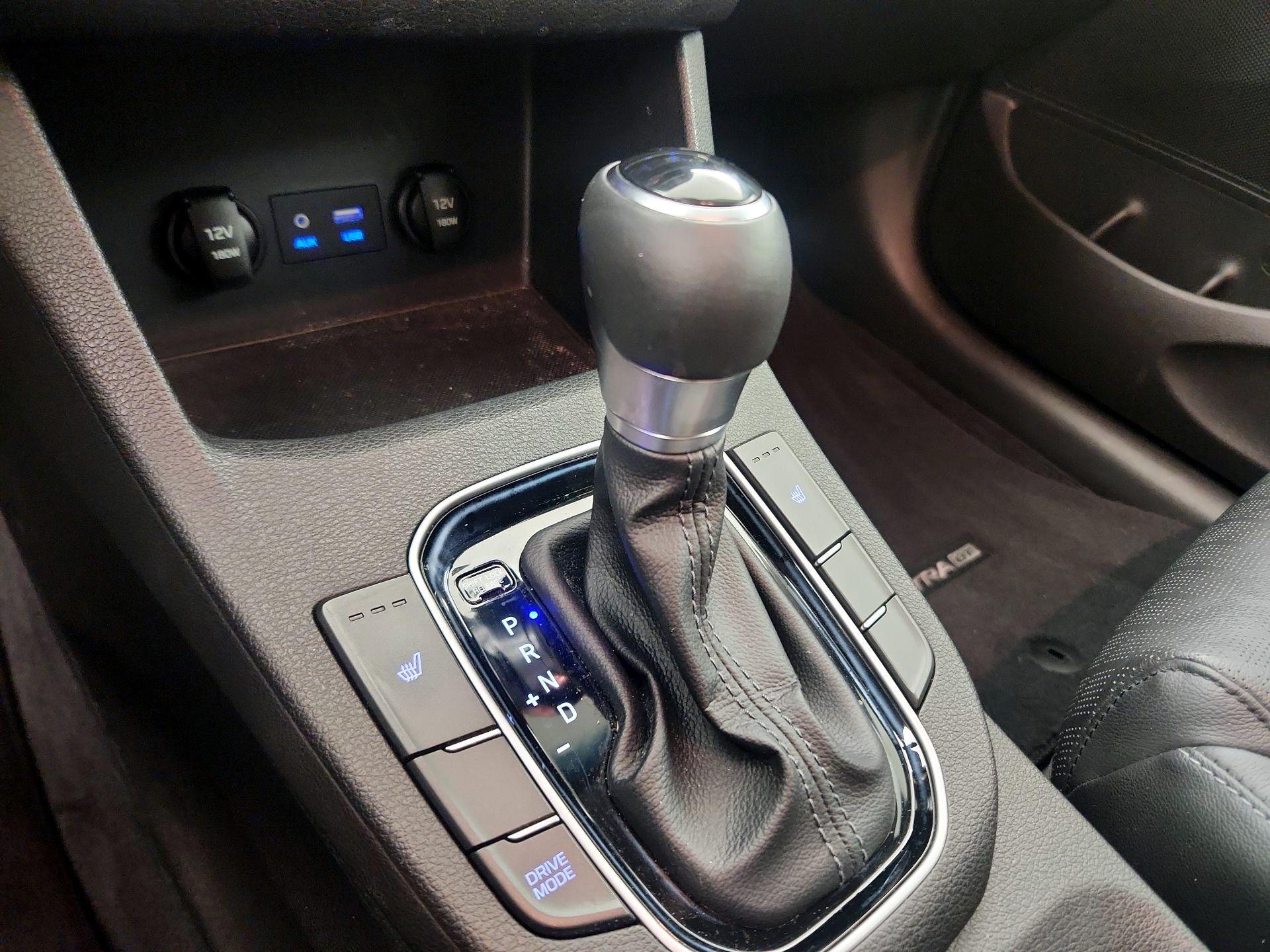 Thumbnail: 2019 Hyundai Elantra - 17