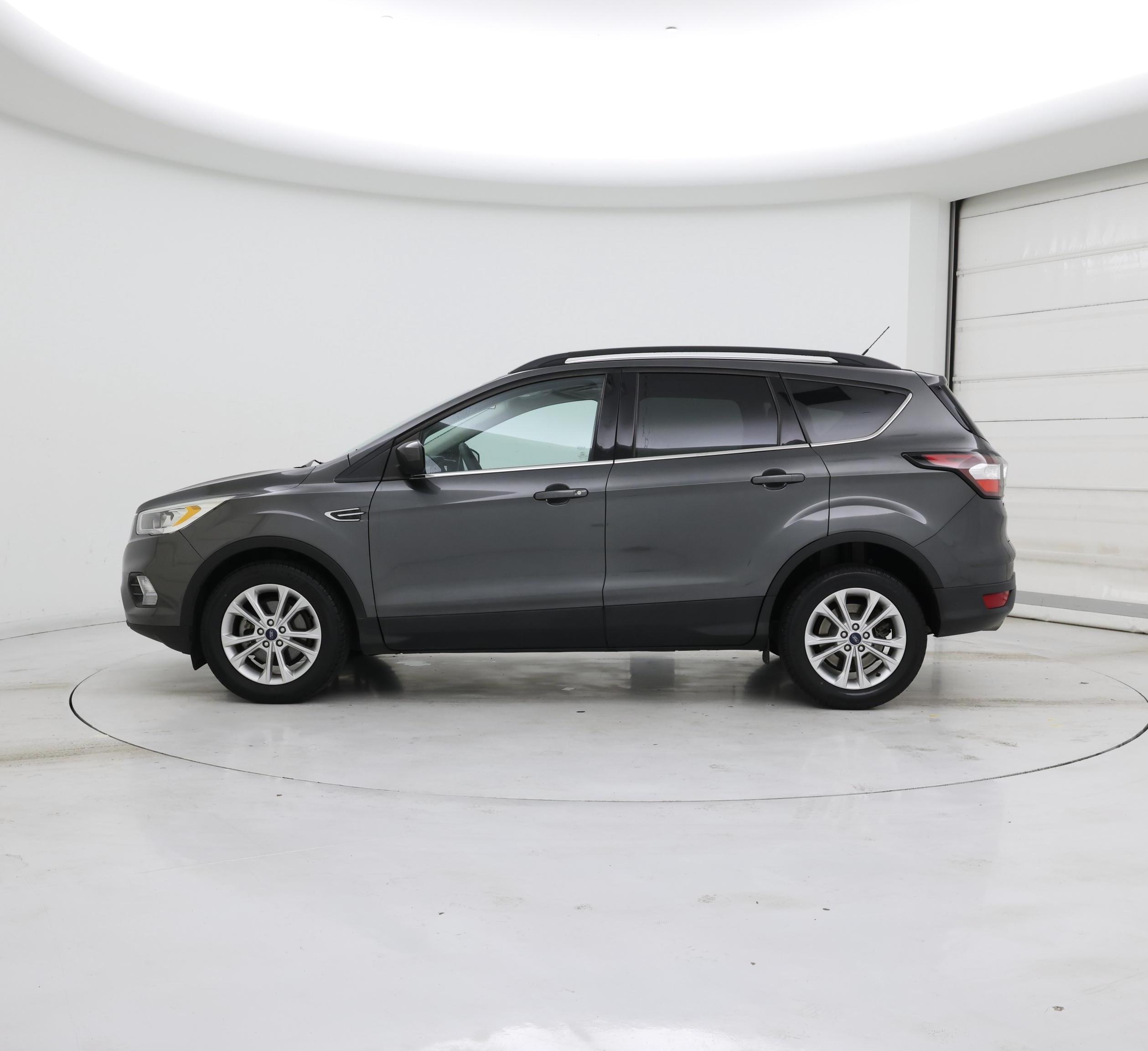 Thumbnail: 2017 Ford Escape - 3