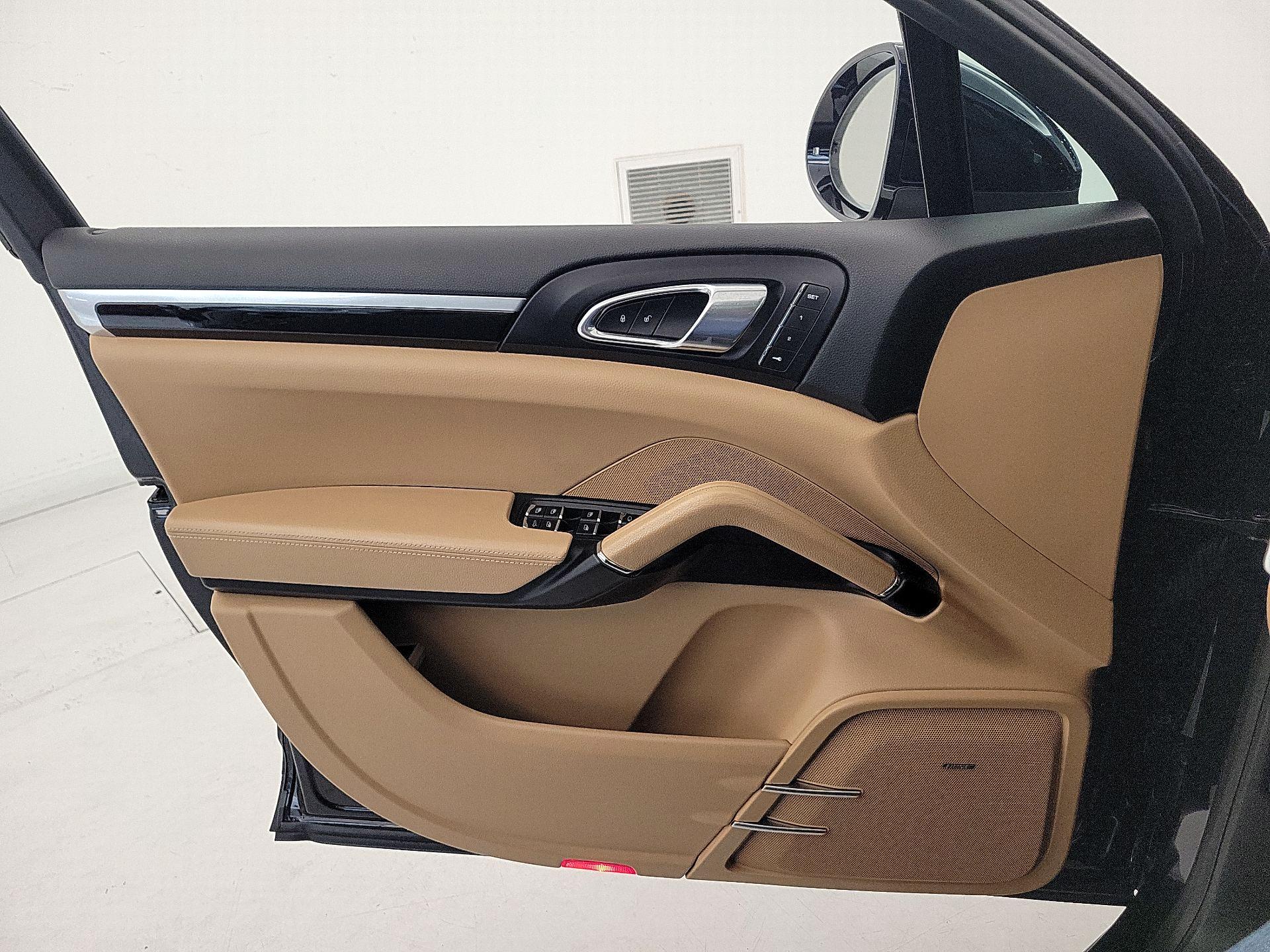 Thumbnail: 2018 Porsche Cayenne - 12