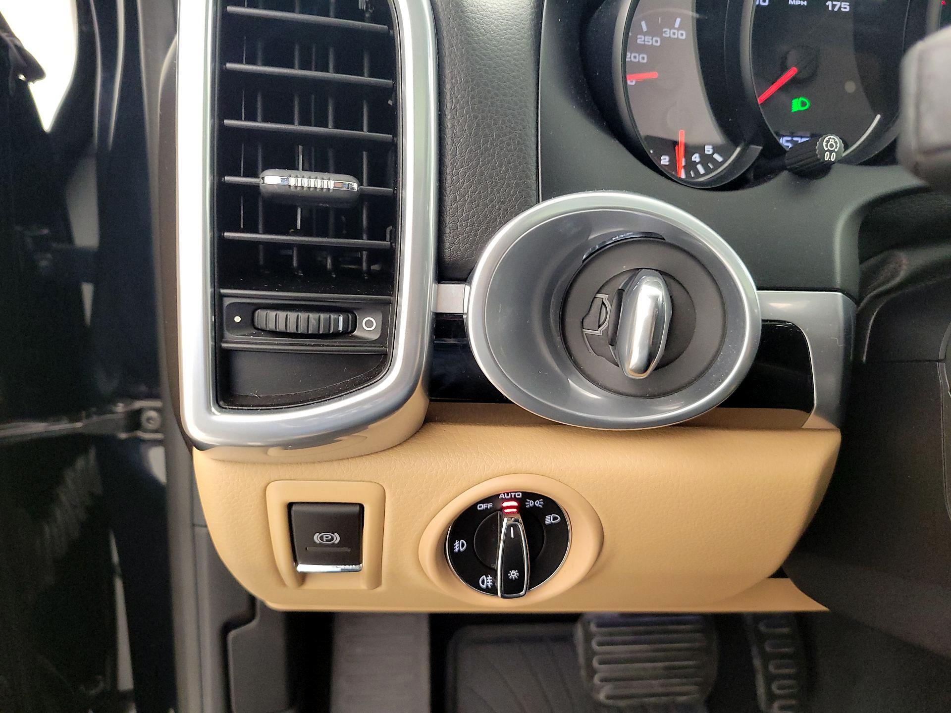 Thumbnail: 2018 Porsche Cayenne - 13