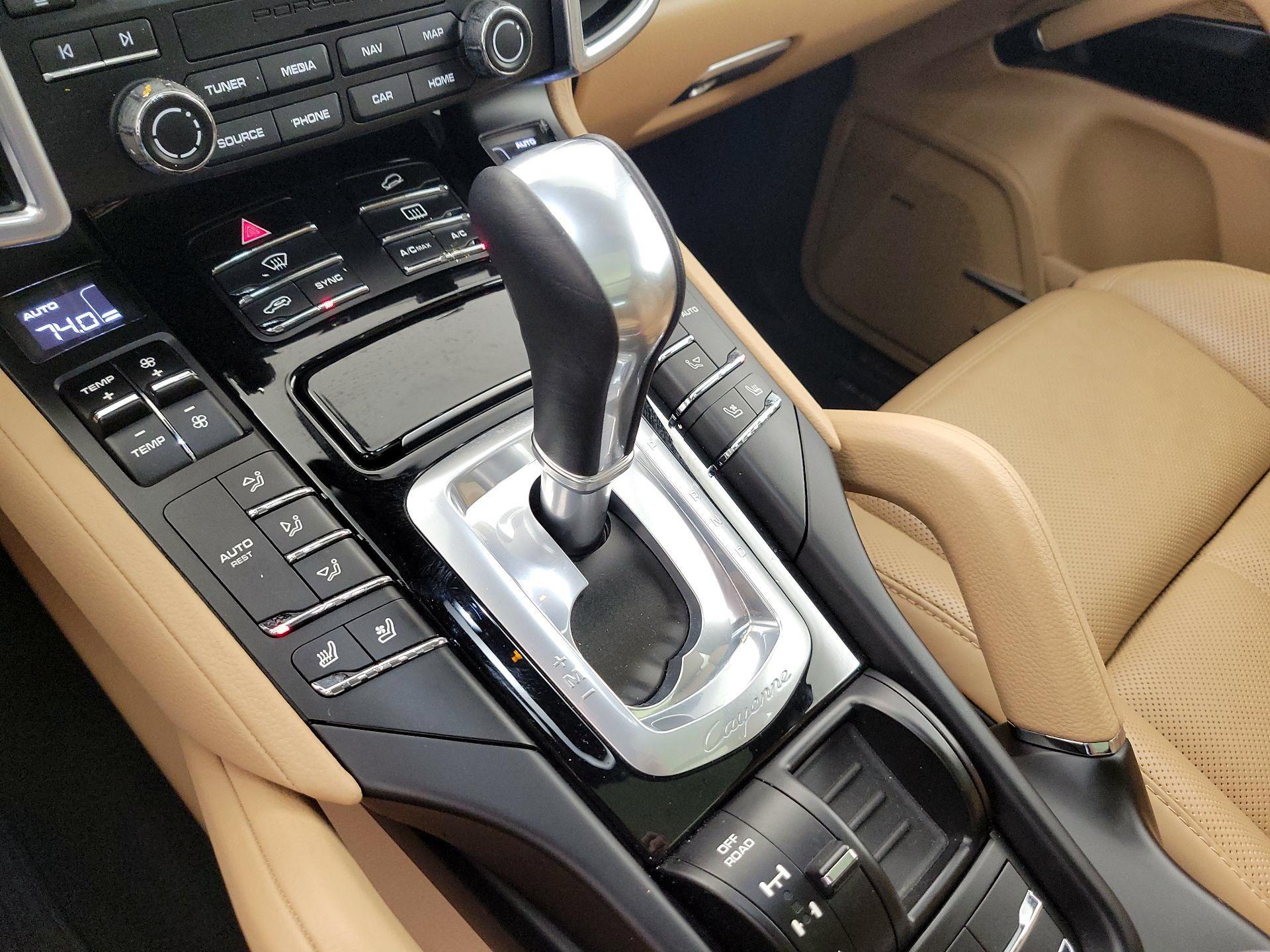 Thumbnail: 2018 Porsche Cayenne - 17