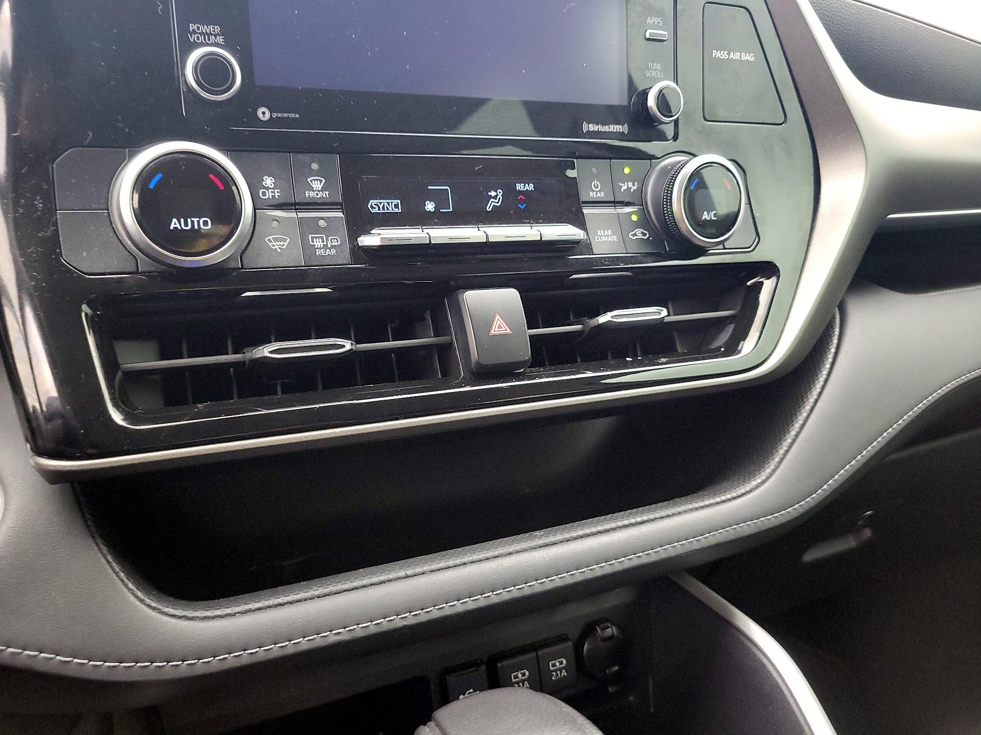 Thumbnail: 2020 Toyota Highlander - 14