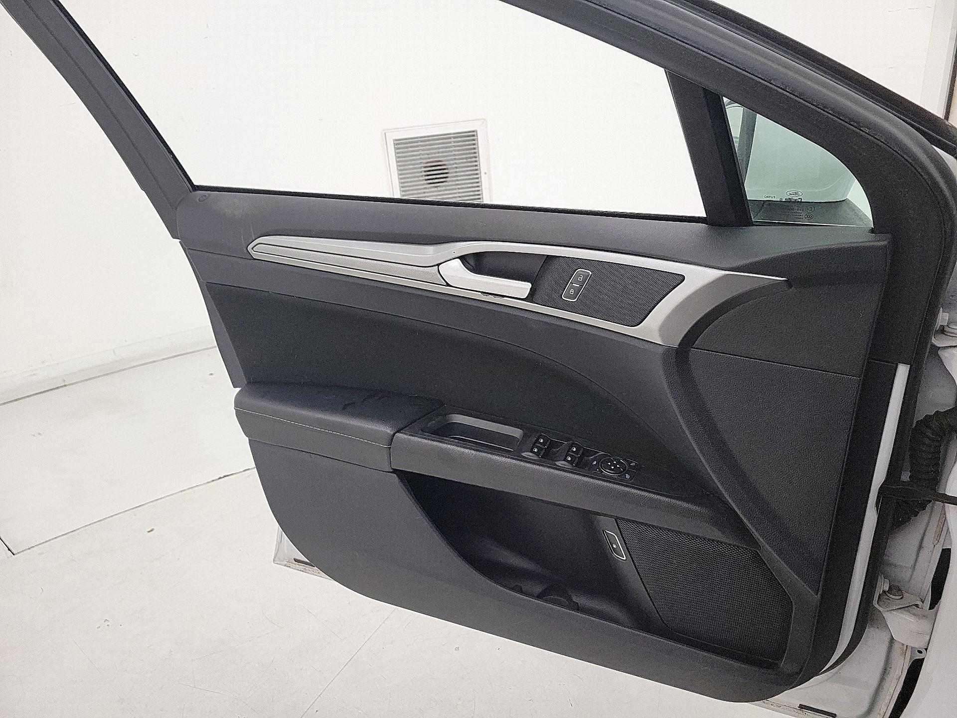 Thumbnail: 2019 Ford Fusion - 12