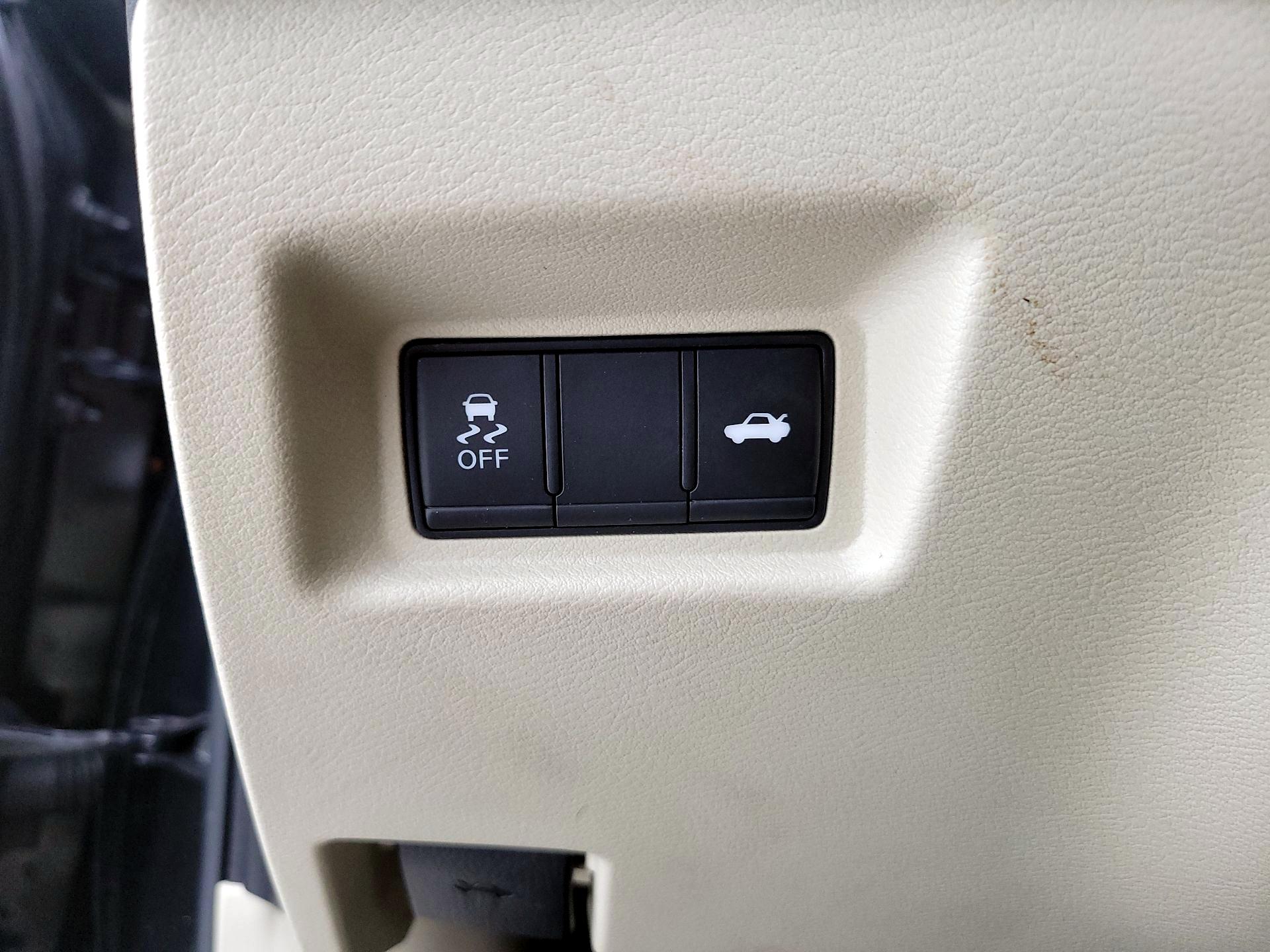 Thumbnail: 2017 INFINITI Q50 - 13