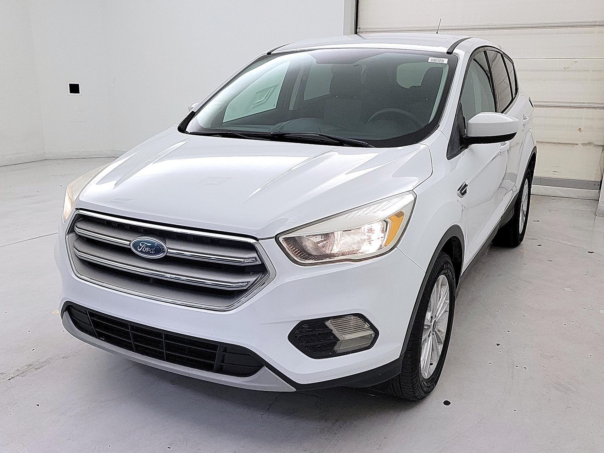 Thumbnail: 2017 Ford Escape - 3