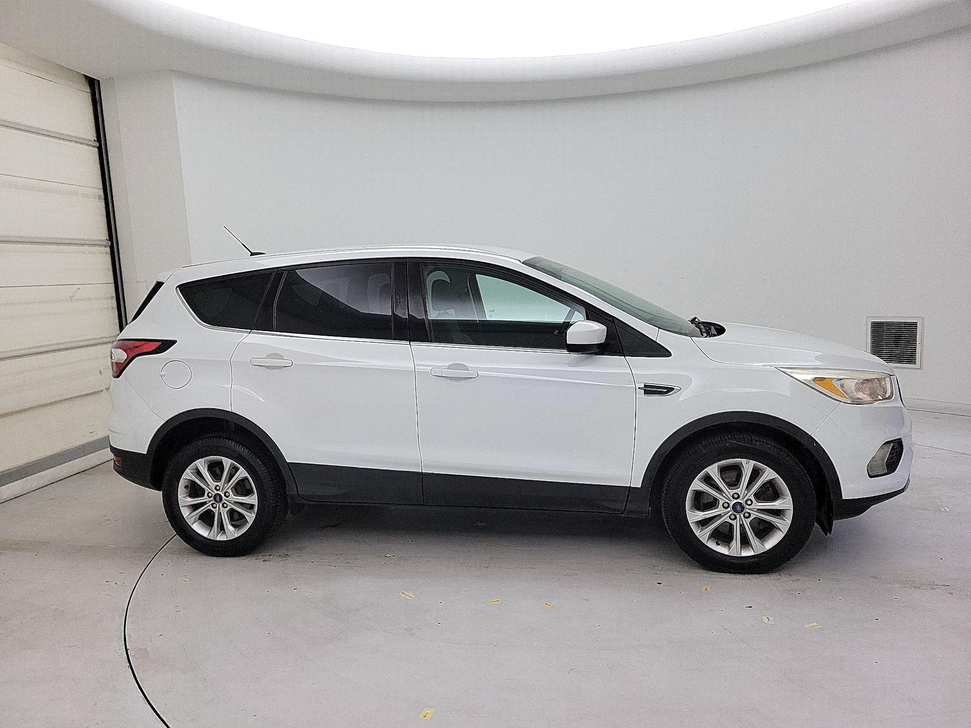 Thumbnail: 2017 Ford Escape - 4