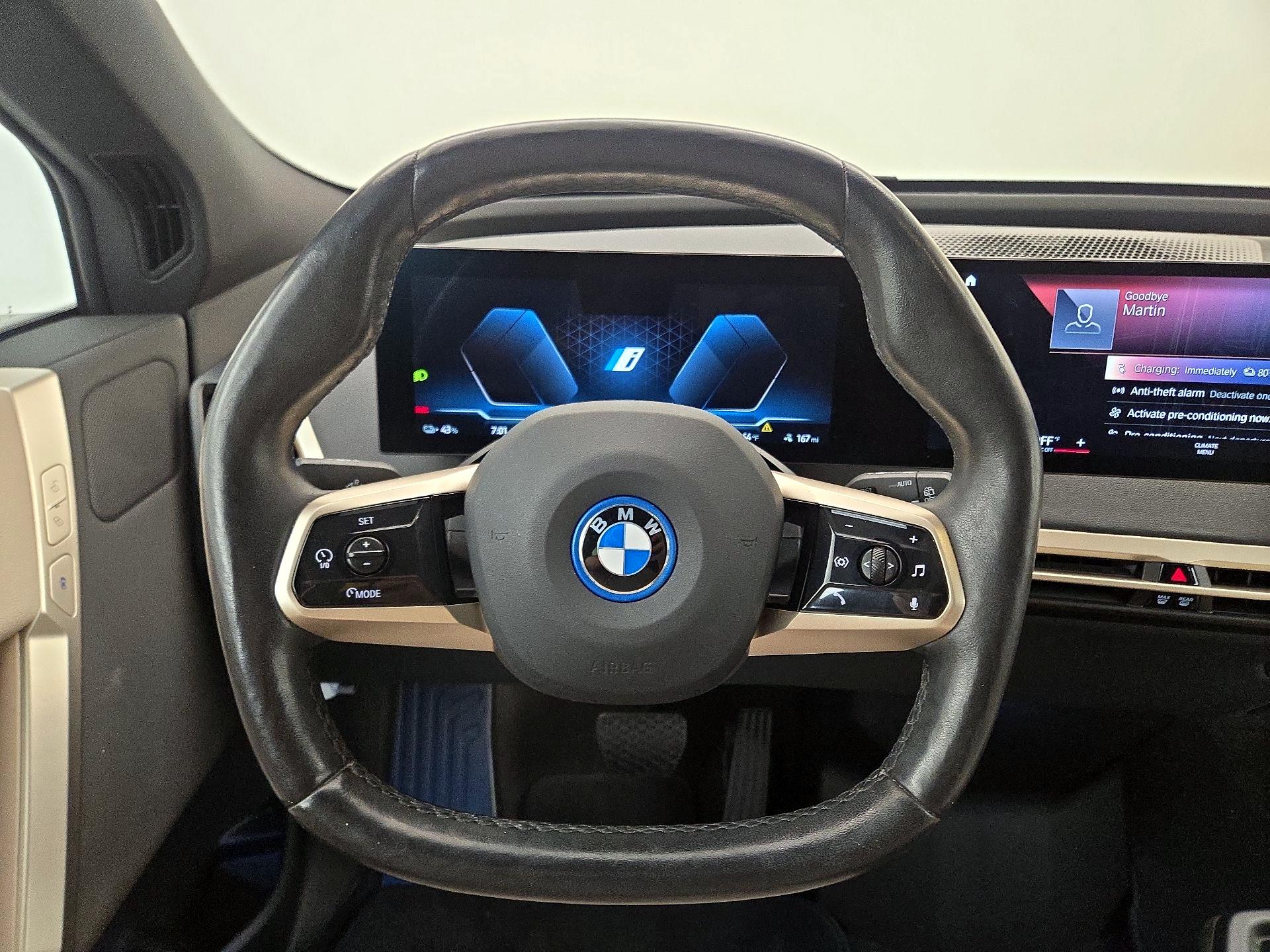 Thumbnail: 2023 BMW iX - 10