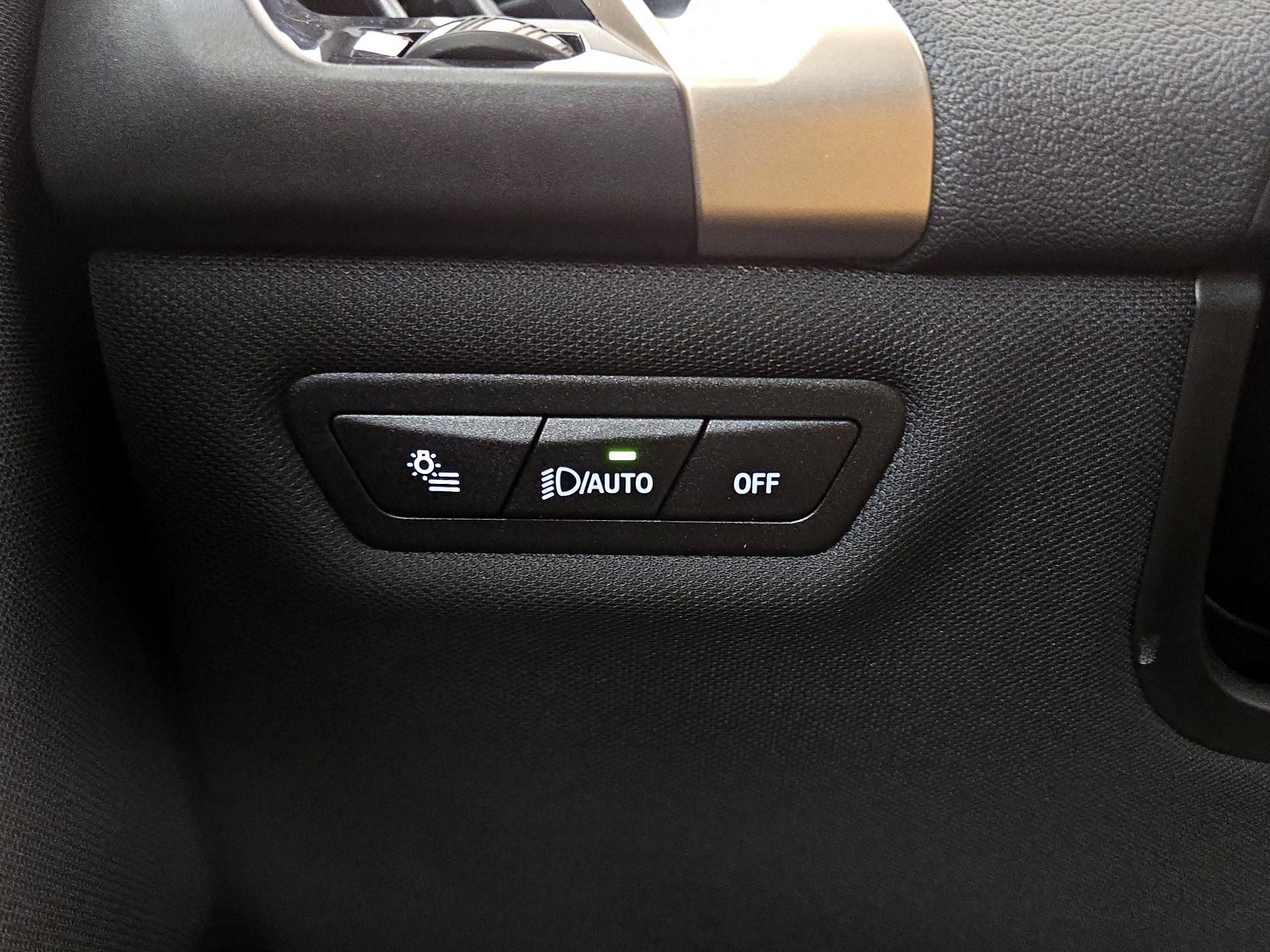 Thumbnail: 2023 BMW iX - 13