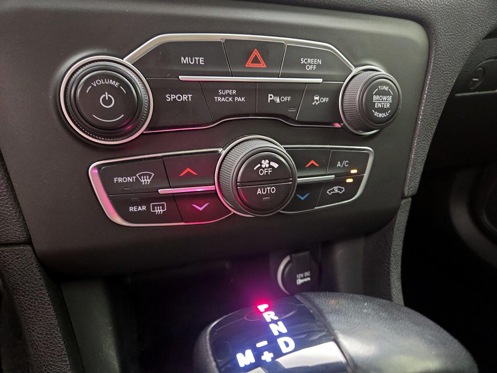 Thumbnail: 2022 Dodge Charger - 16