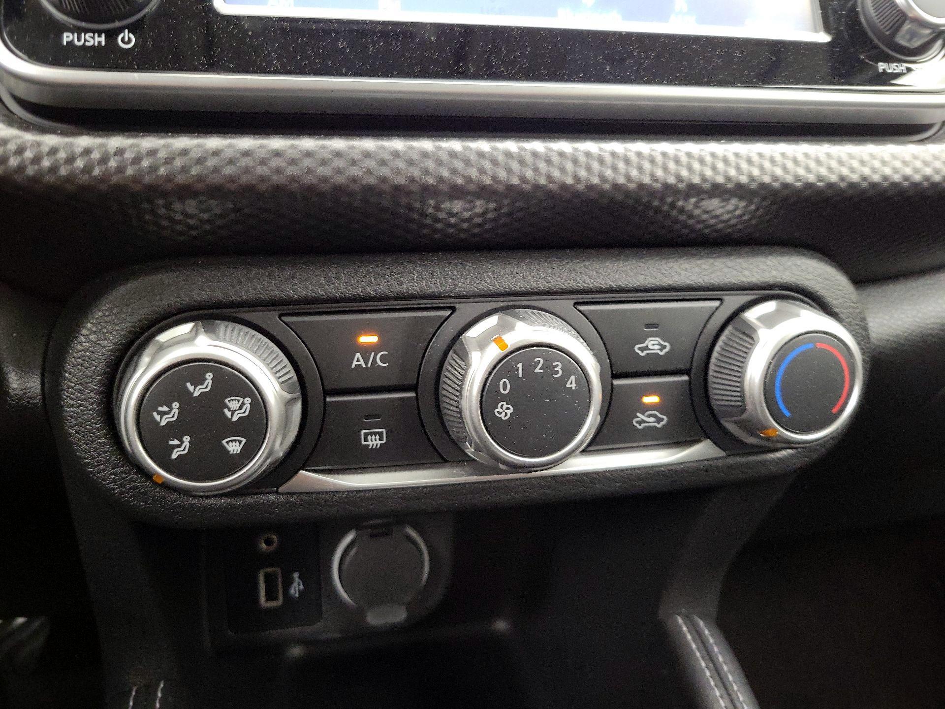 Thumbnail: 2019 Nissan Kicks - 16