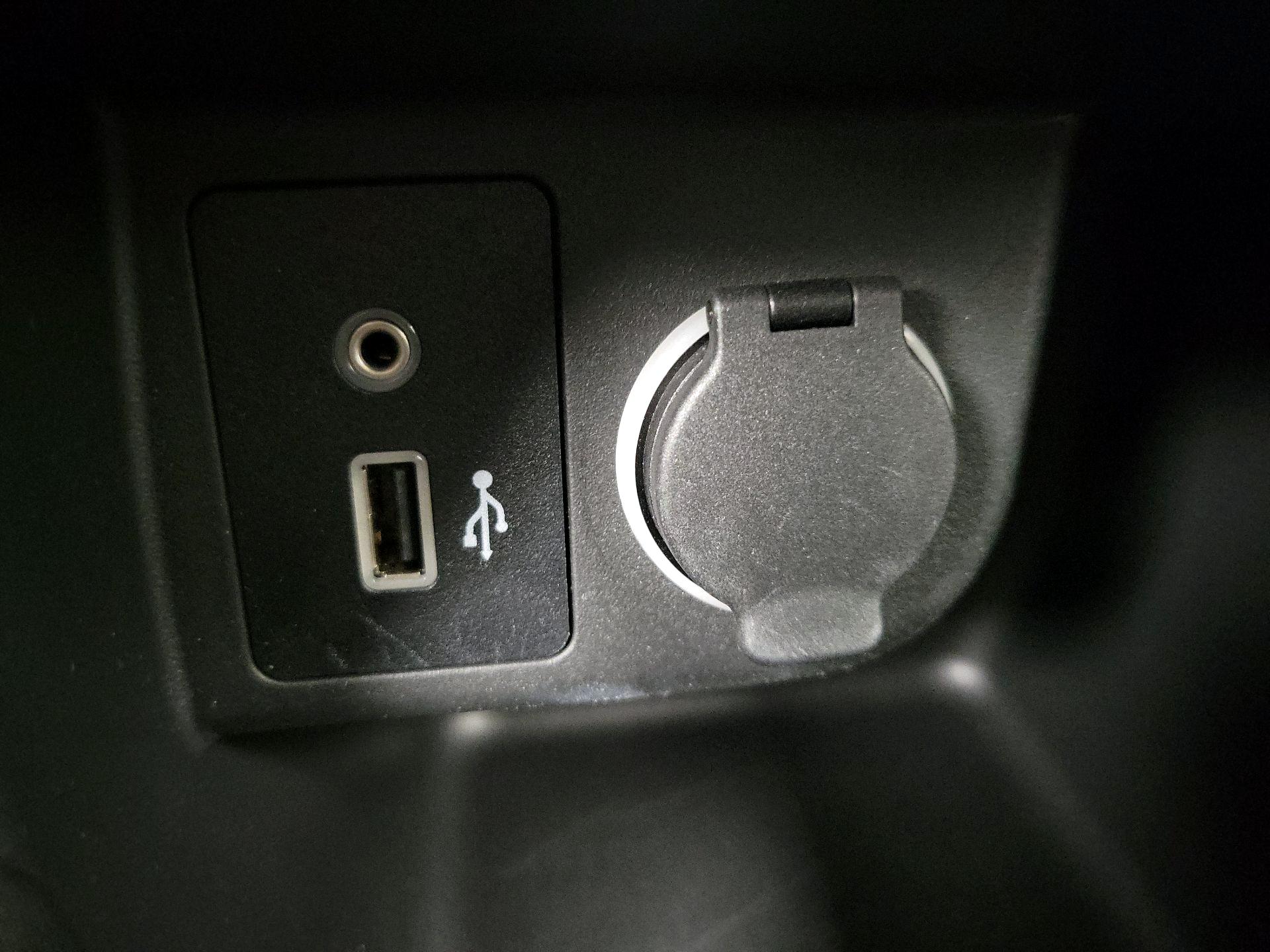 Thumbnail: 2019 Nissan Kicks - 18