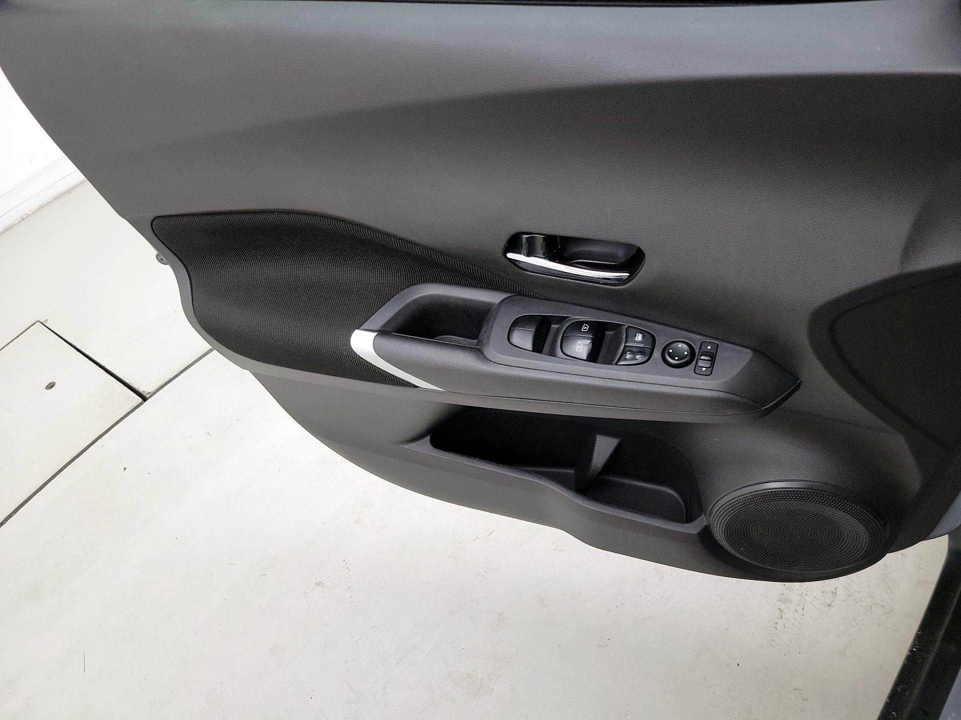 Thumbnail: 2021 Nissan Kicks - 12