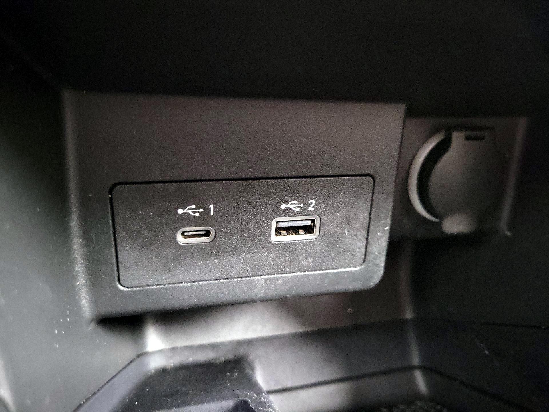 Thumbnail: 2021 Nissan Kicks - 18