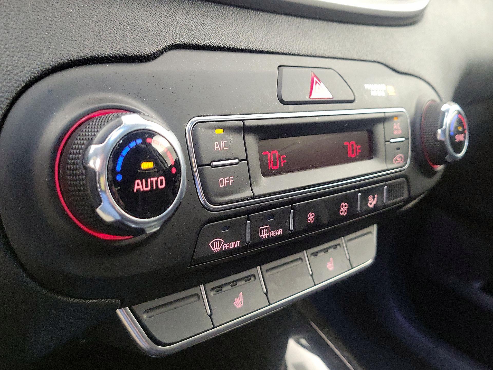 Thumbnail: 2020 Kia Sorento - 16