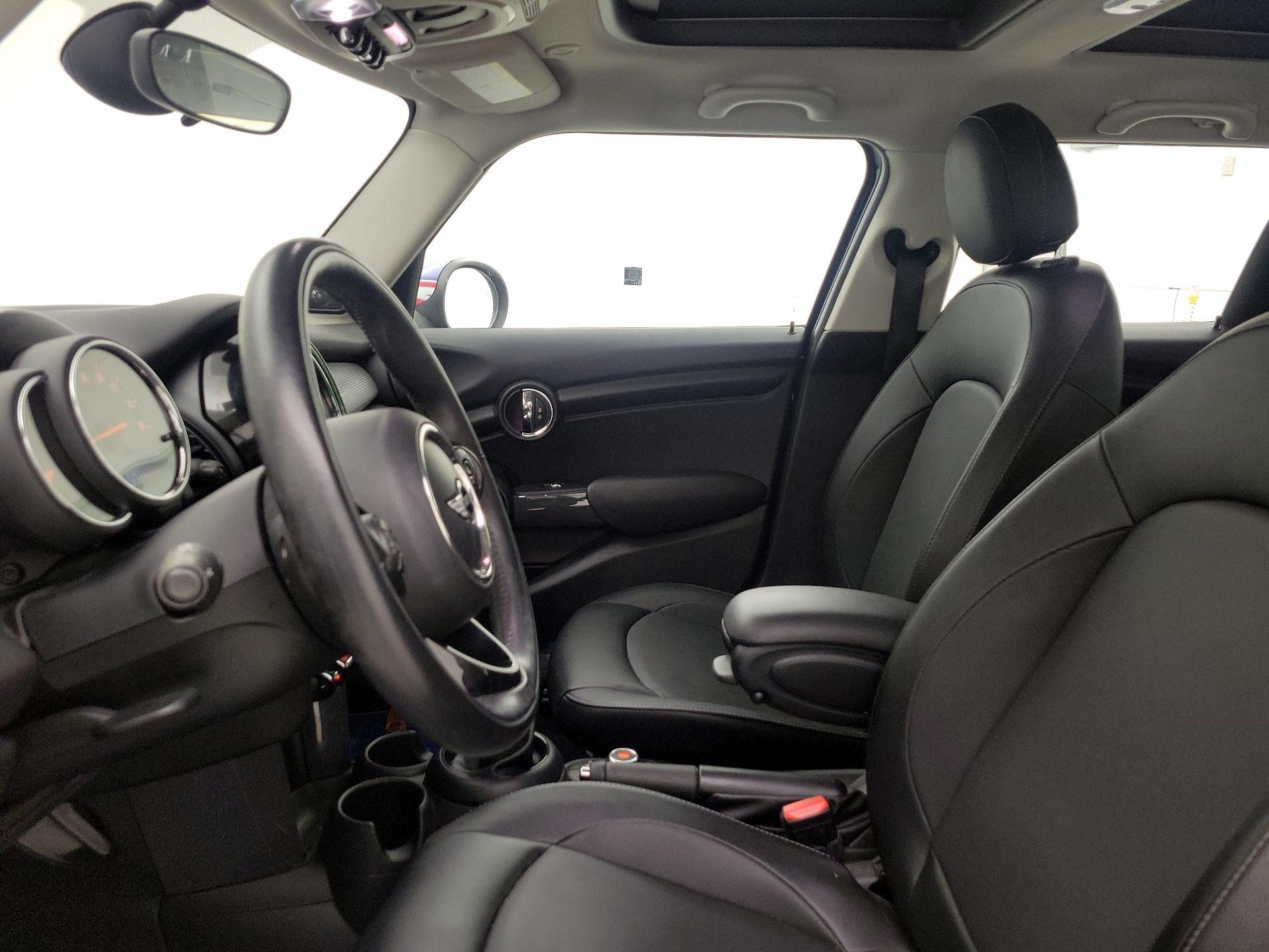 Thumbnail: 2018 MINI Cooper Hardtop - 11