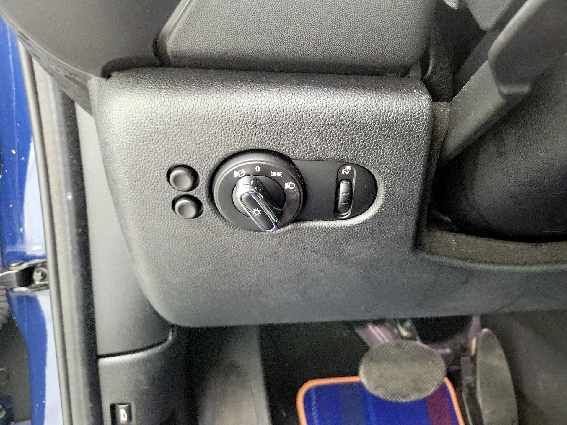 Thumbnail: 2018 MINI Cooper Hardtop - 13