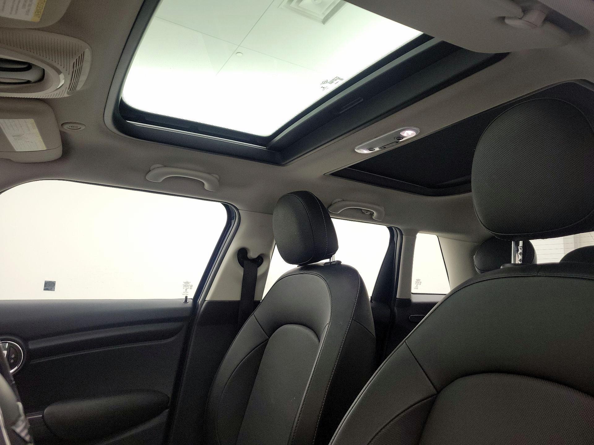 Thumbnail: 2018 MINI Cooper Hardtop - 19