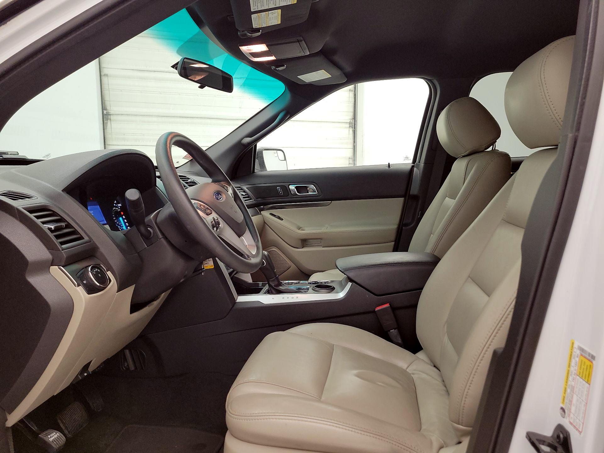 Thumbnail: 2015 Ford Explorer - 11