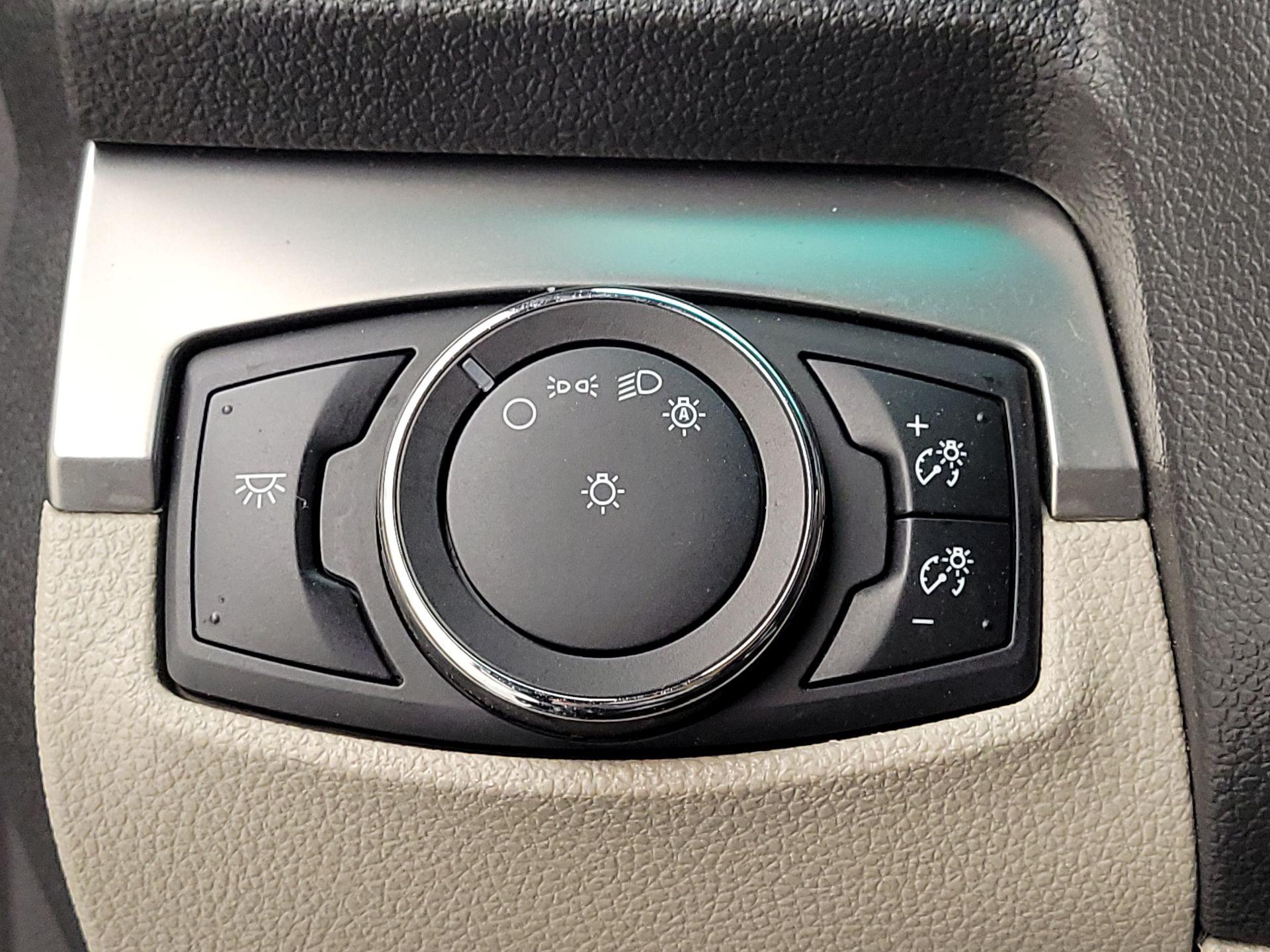 Thumbnail: 2015 Ford Explorer - 13