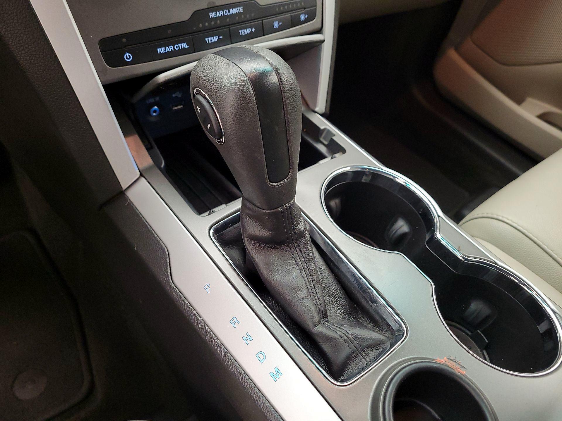 Thumbnail: 2015 Ford Explorer - 16