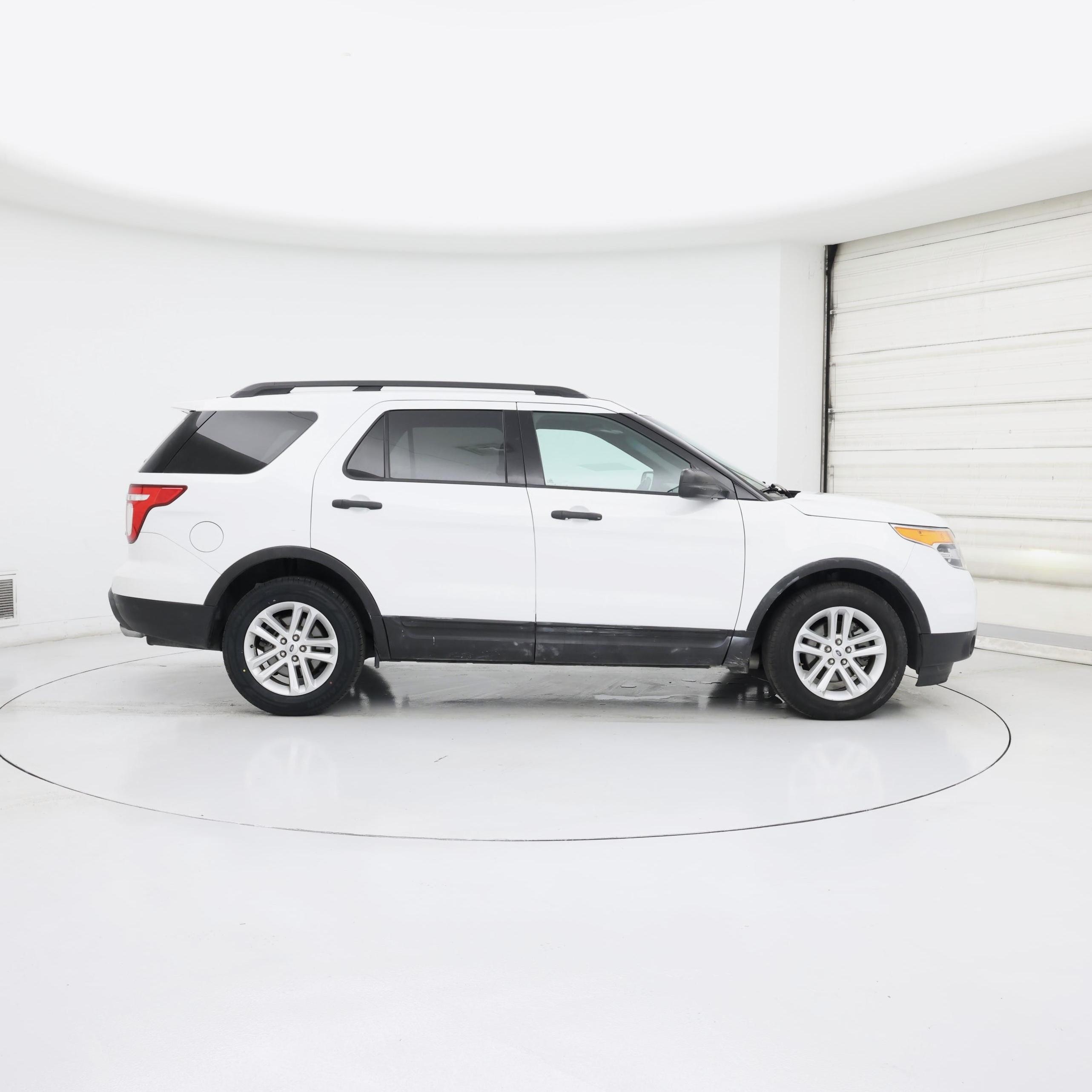 Thumbnail: 2015 Ford Explorer - 7