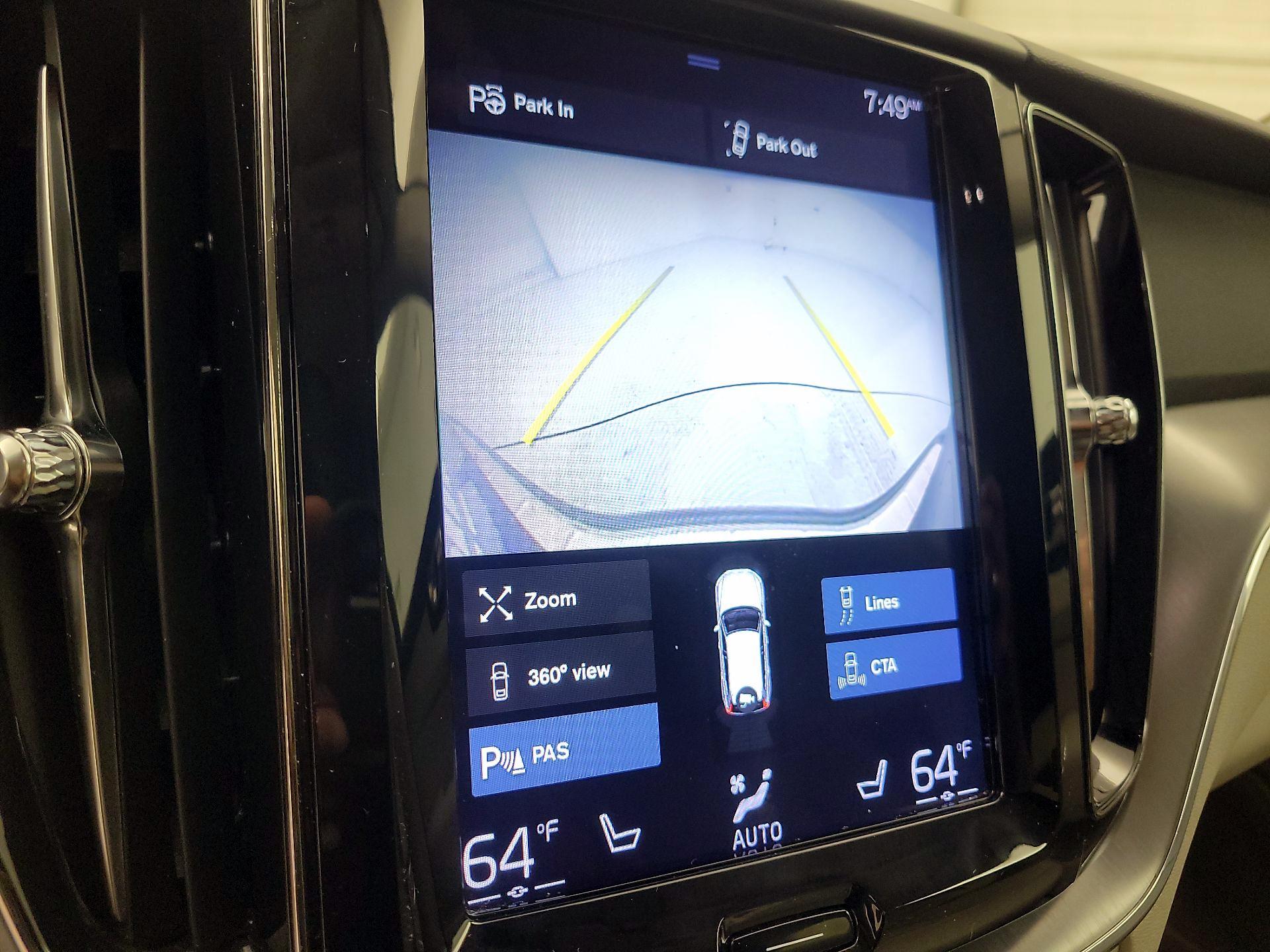 Thumbnail: 2018 Volvo XC60 - 15