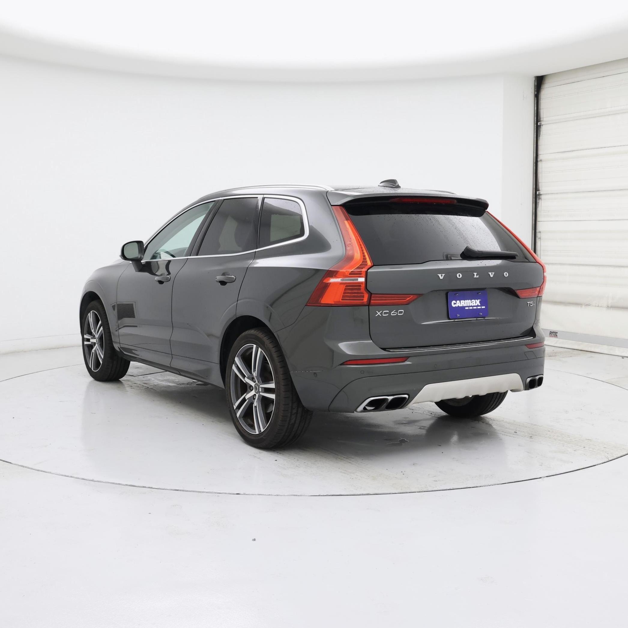 Thumbnail: 2018 Volvo XC60 - 2