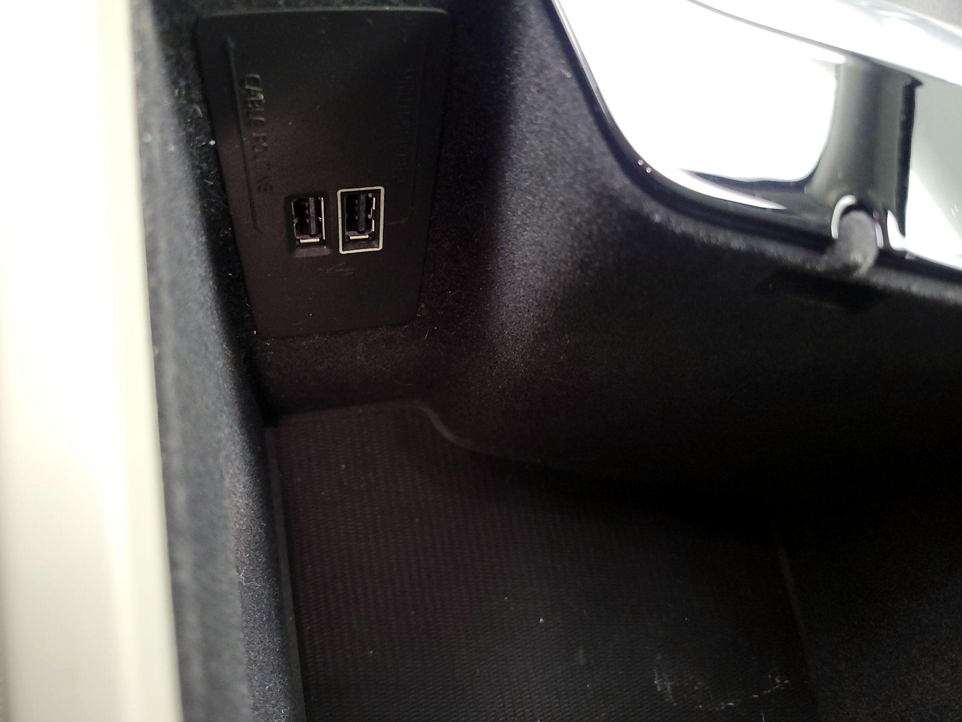 Thumbnail: 2018 Volvo XC60 - 19