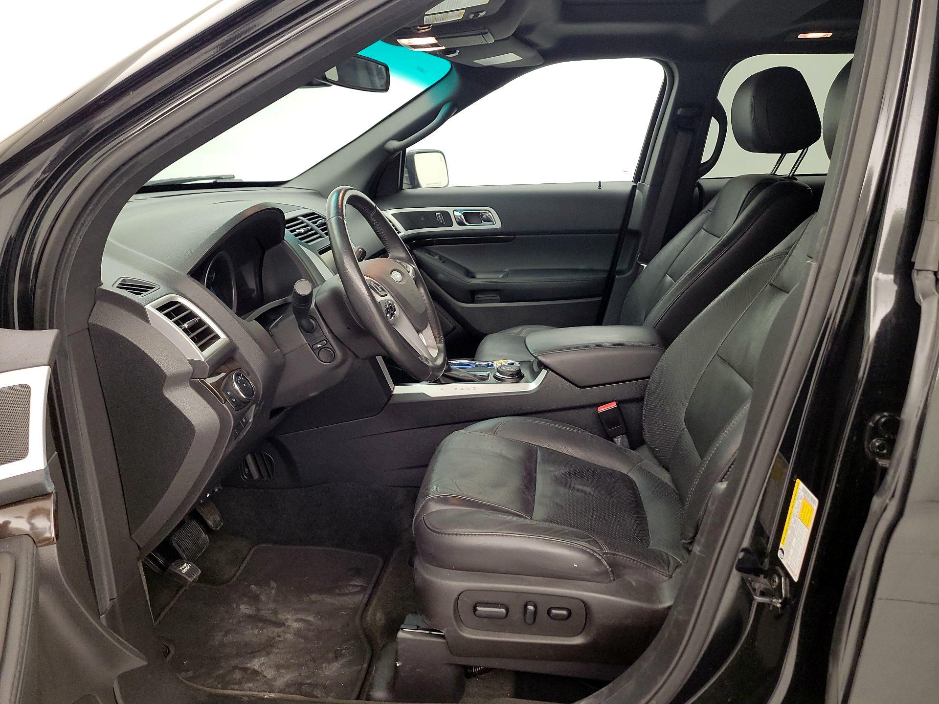 Thumbnail: 2015 Ford Explorer - 11